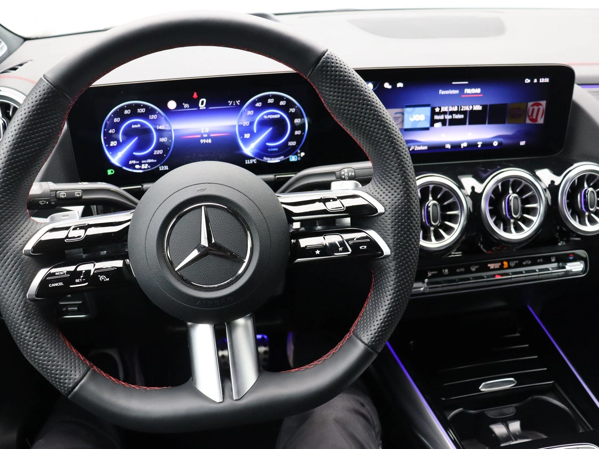 Mercedes-Benz EQA 250+ STAR EDITION + AMG + PANO DAK + BURMESTER + TREKHAAK + HEAD UP