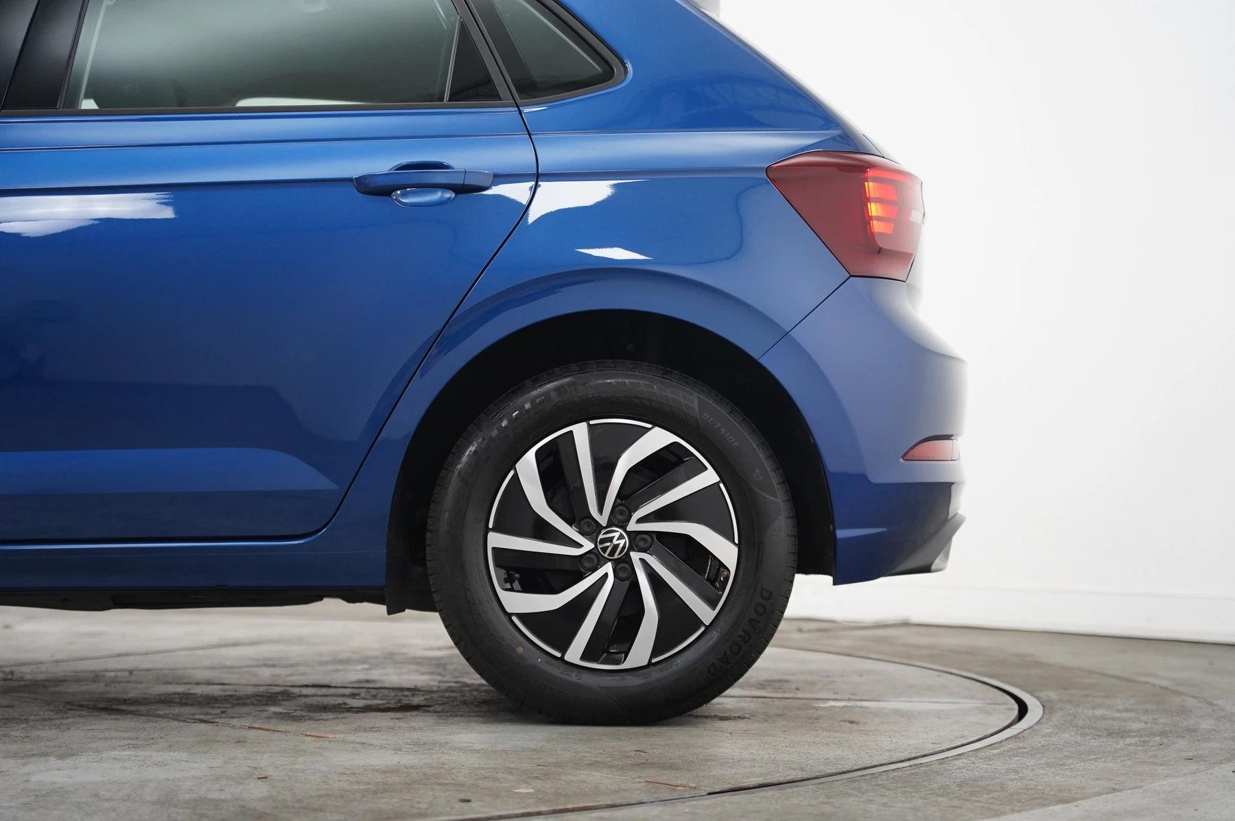 Volkswagen-Polo-image-28
