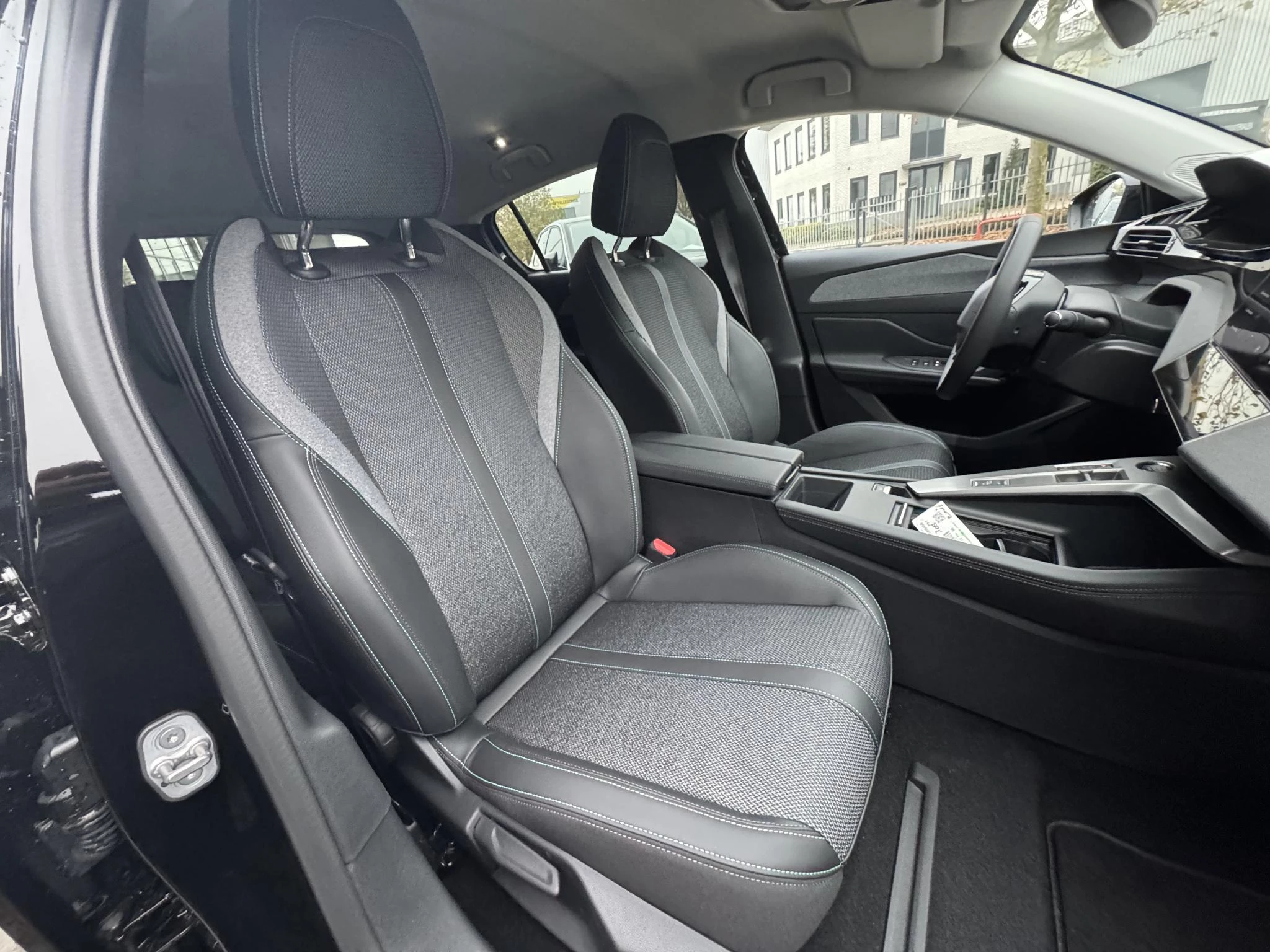 Peugeot-e-308-image-14