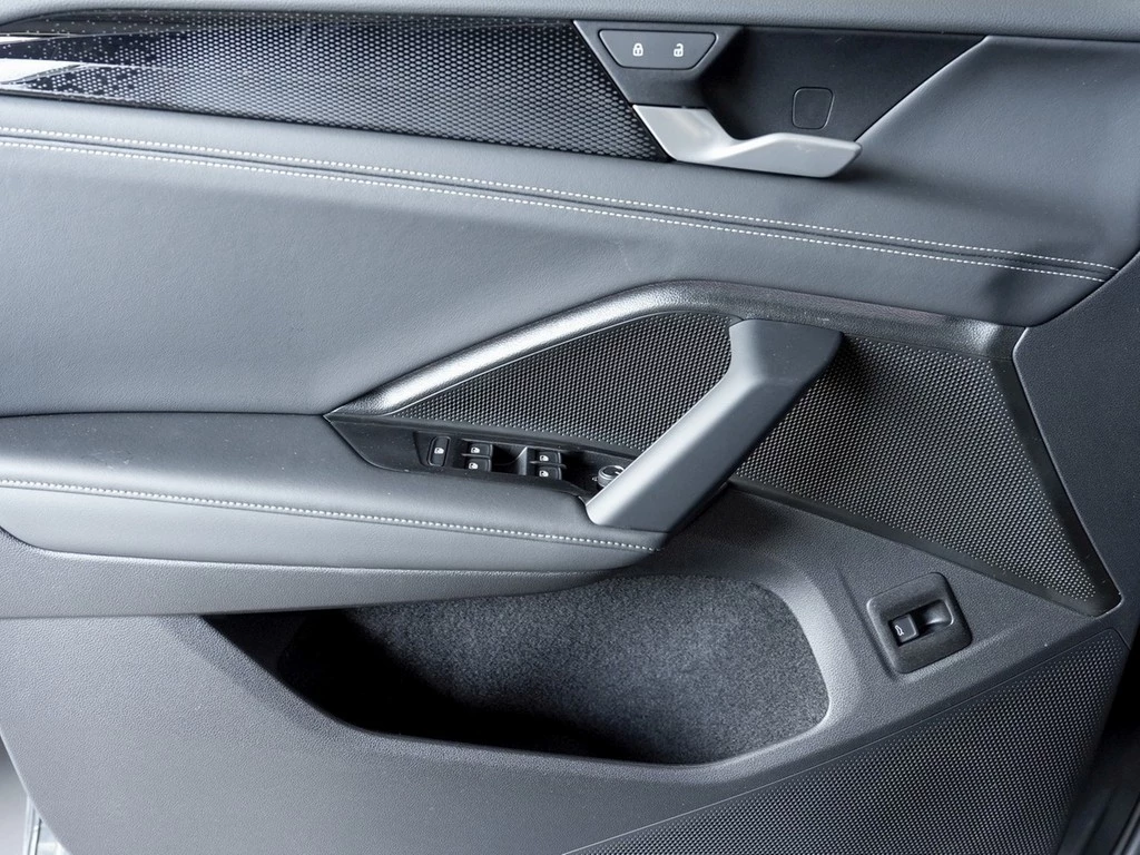 Volkswagen-Tiguan-image-13