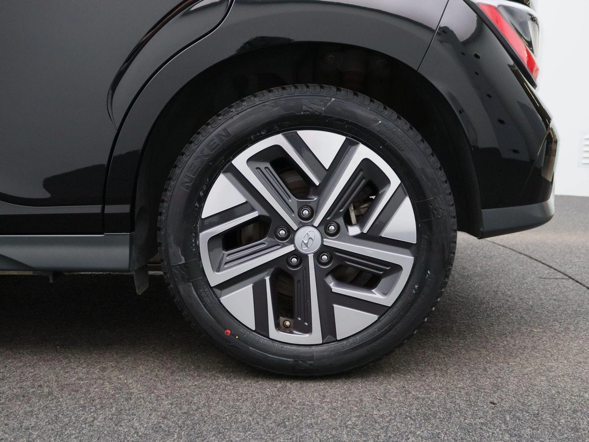 Hyundai-Kona-image-12
