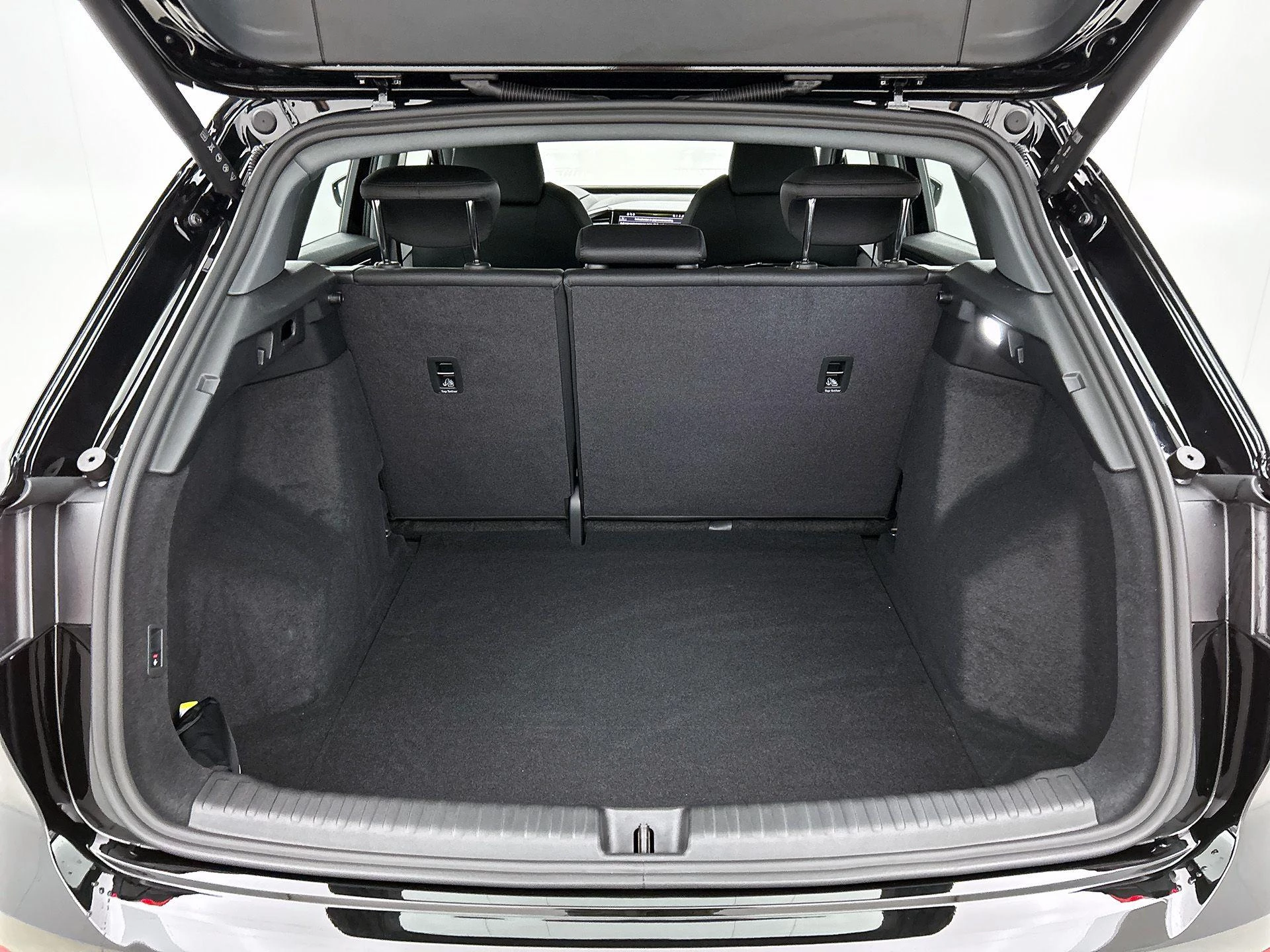 Audi-Q4 e-tron-image-14