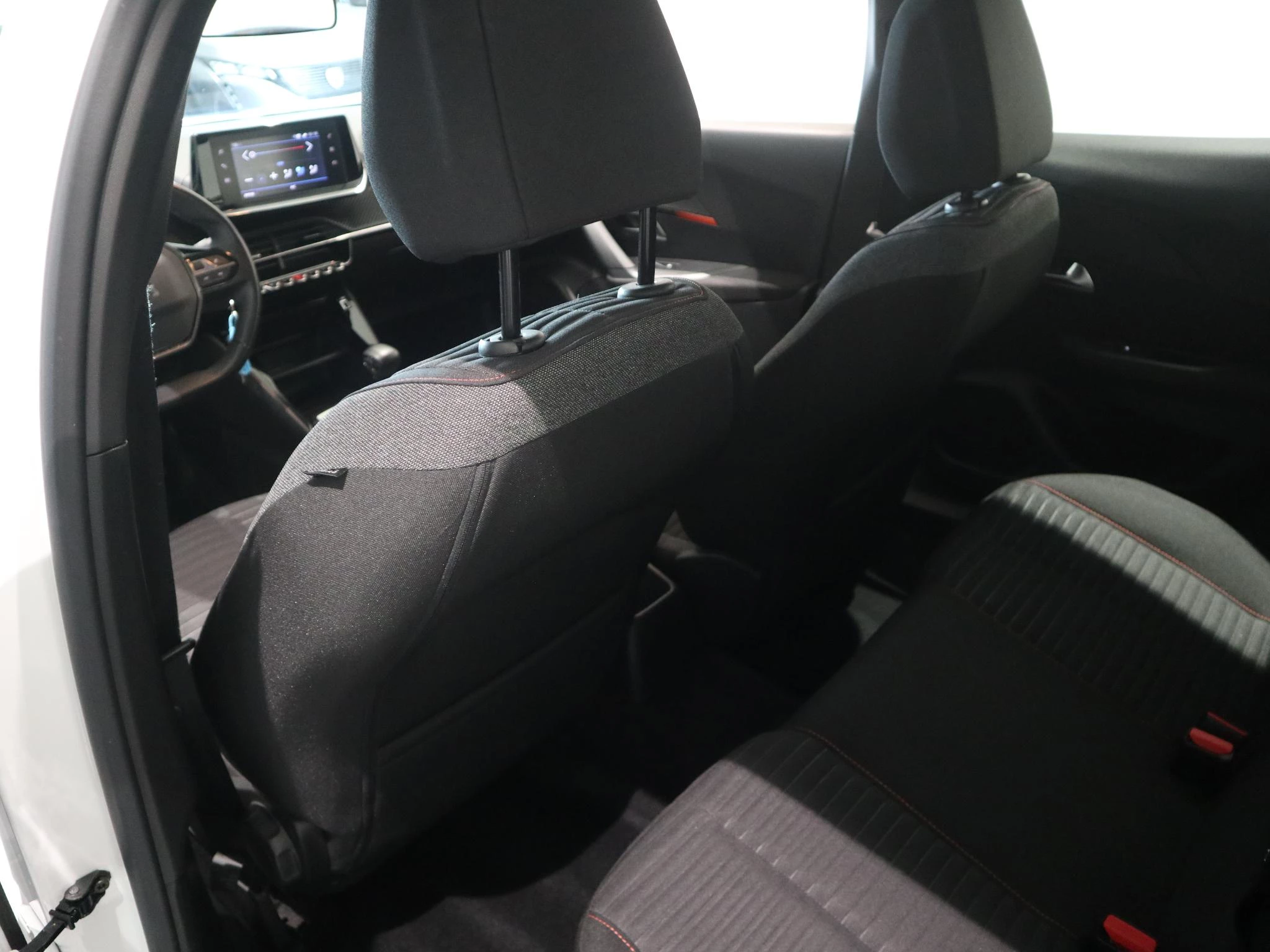 Peugeot-2008-image-10