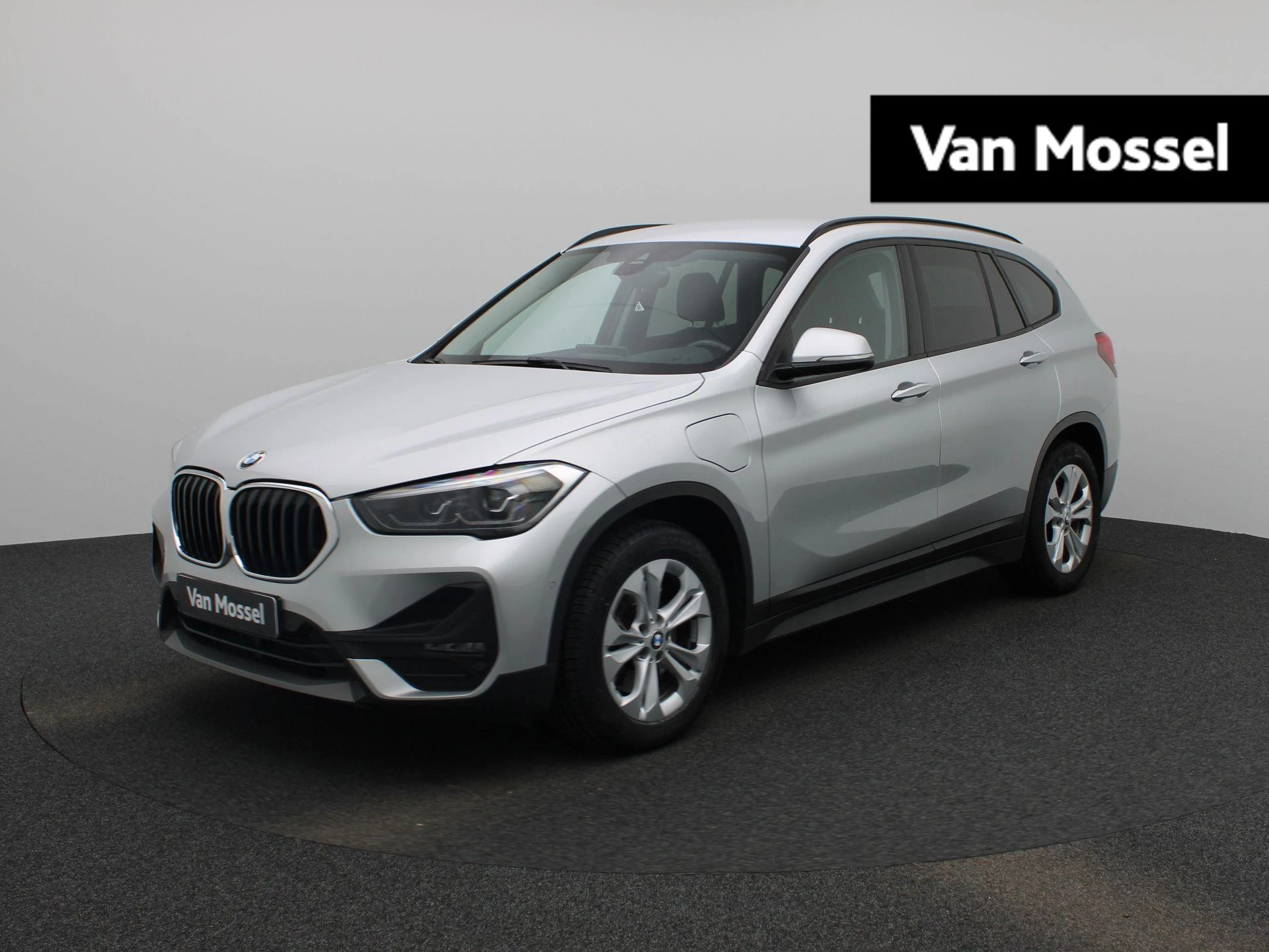 BMW-X1-image-0