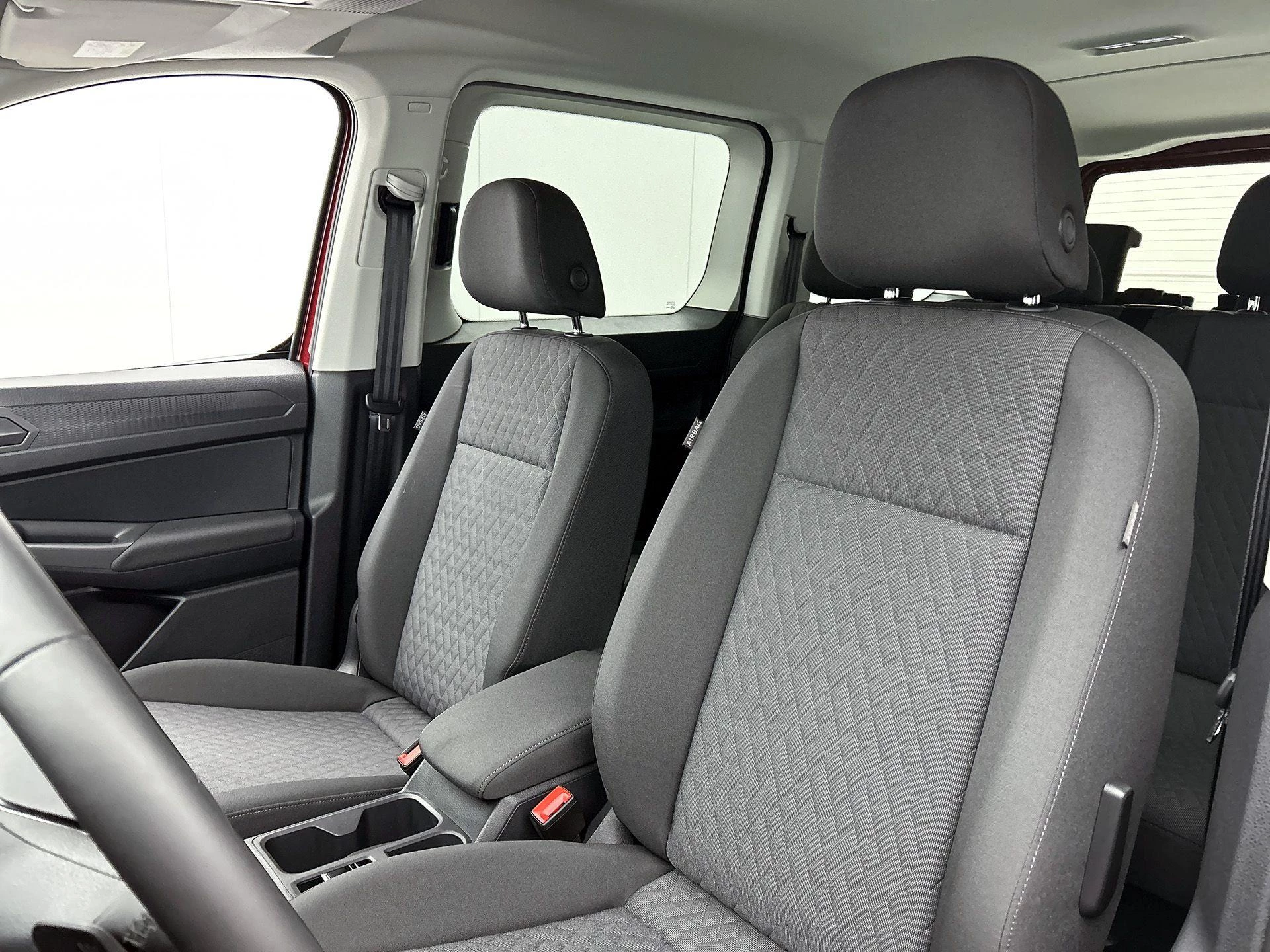 Volkswagen-Caddy-image-11