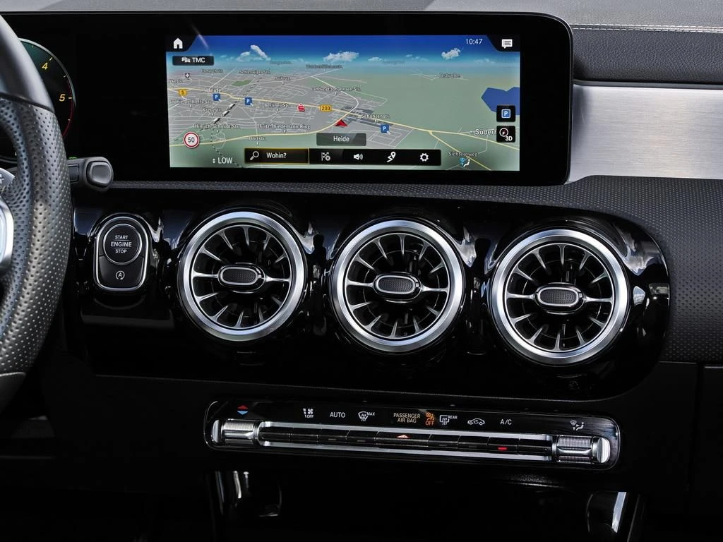 Mercedes-Benz-CLA 200 d-image-11