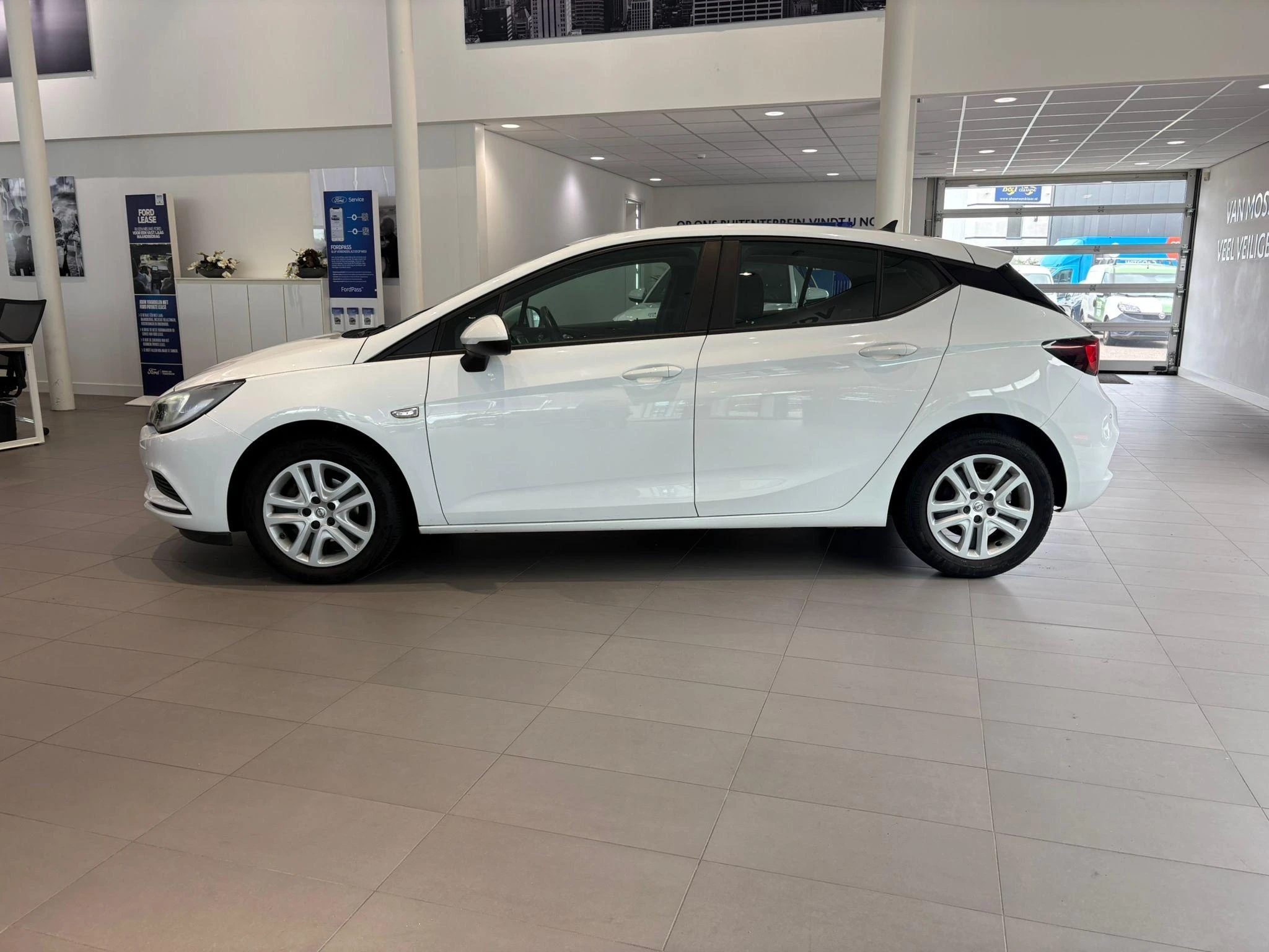 Opel-Astra-image-7
