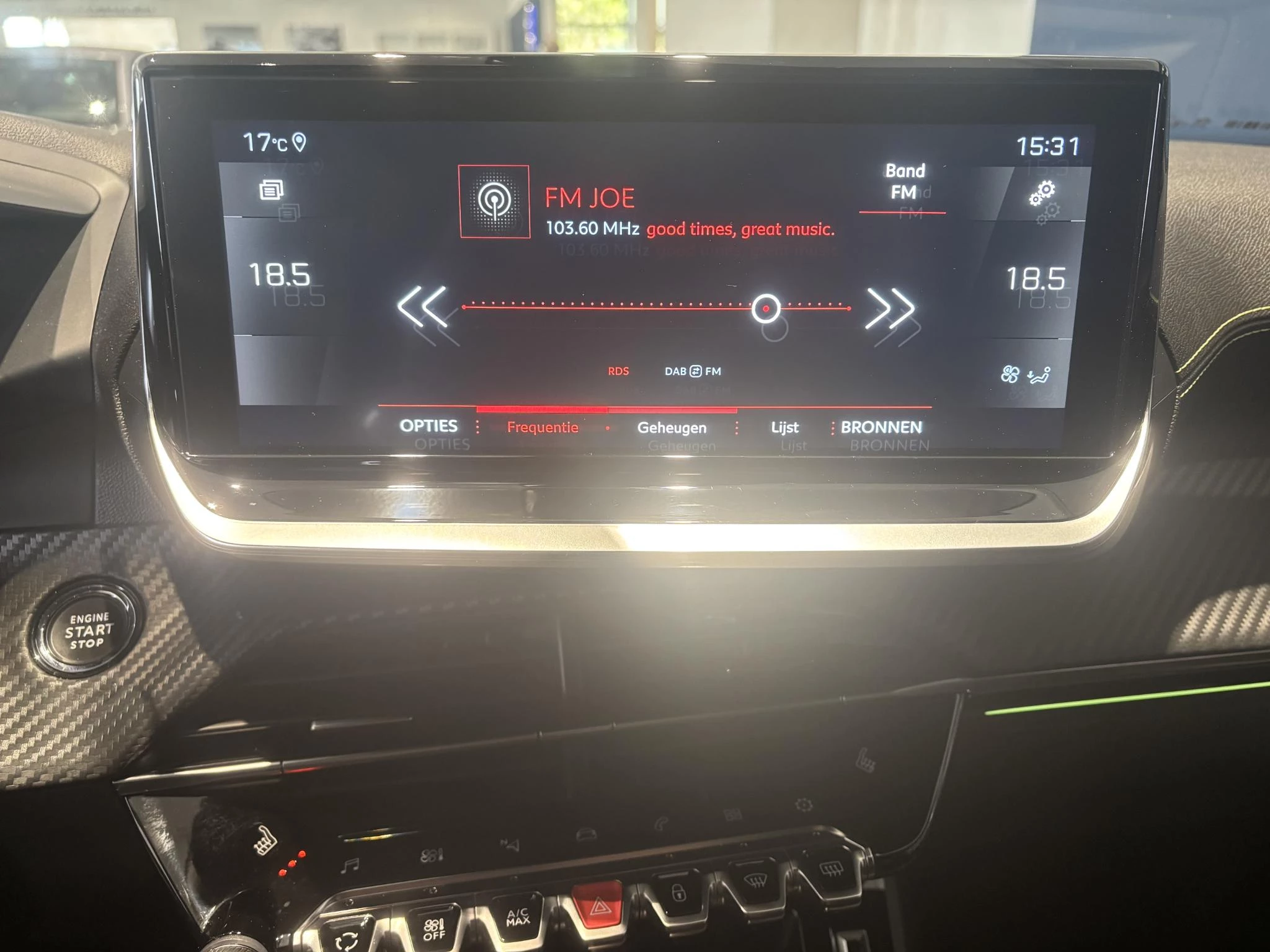 Peugeot-2008-image-14