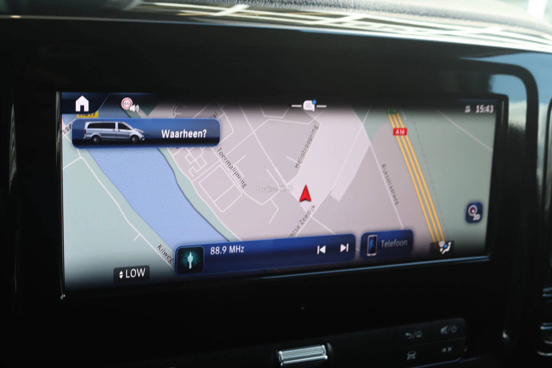 Mercedes-Benz-Vito-image-6