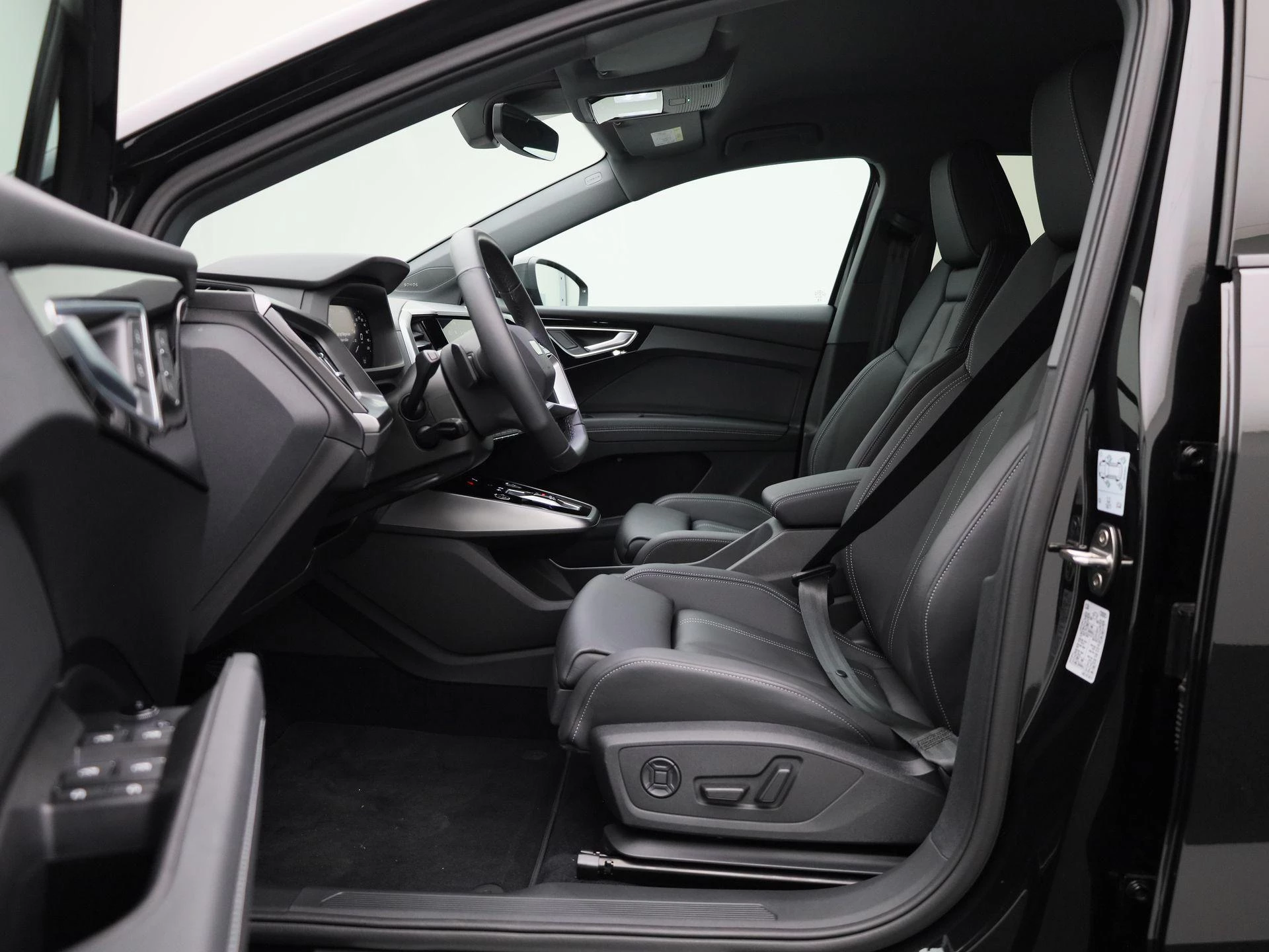 Audi-Q4 e-tron-image-10