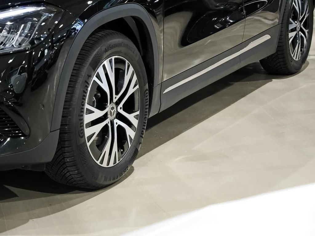 Mercedes-Benz-GLA 200-image-6