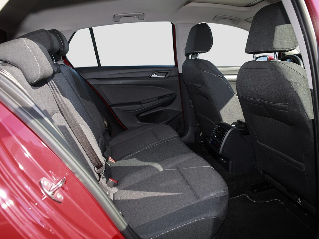Volkswagen Golf VIII 1.5 eTSI DSG Life Pano, AHK, VWG