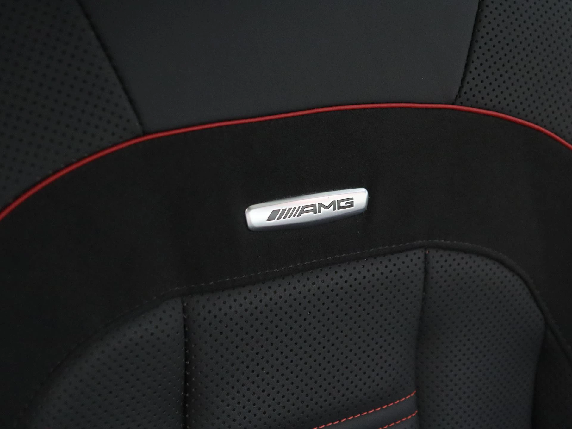 Mercedes-Benz-E-Klasse-image-17