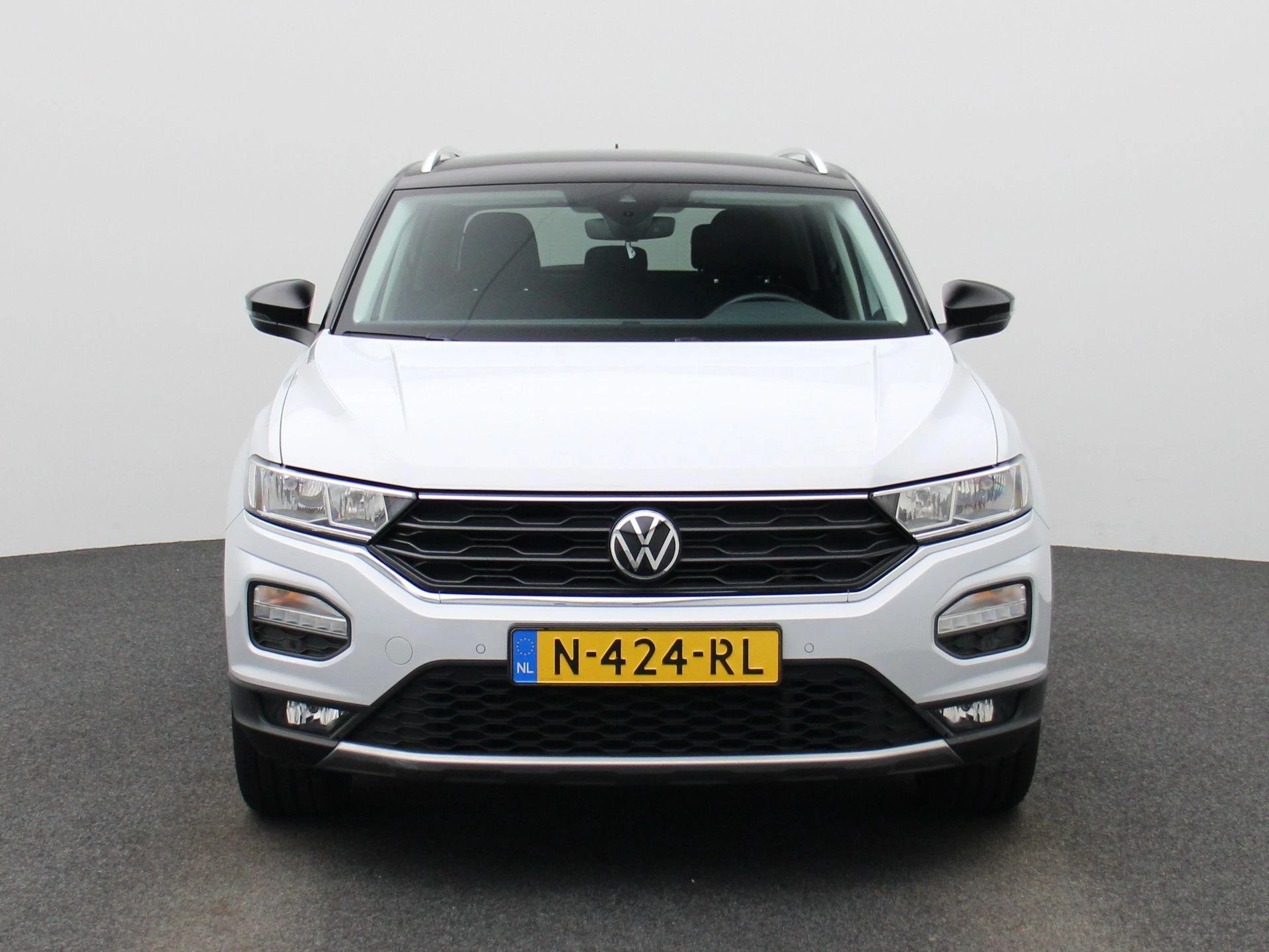 Volkswagen-T-Roc-image-2