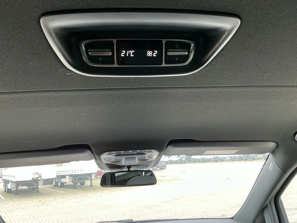 Mercedes-Benz-V-Klasse 300-image-15