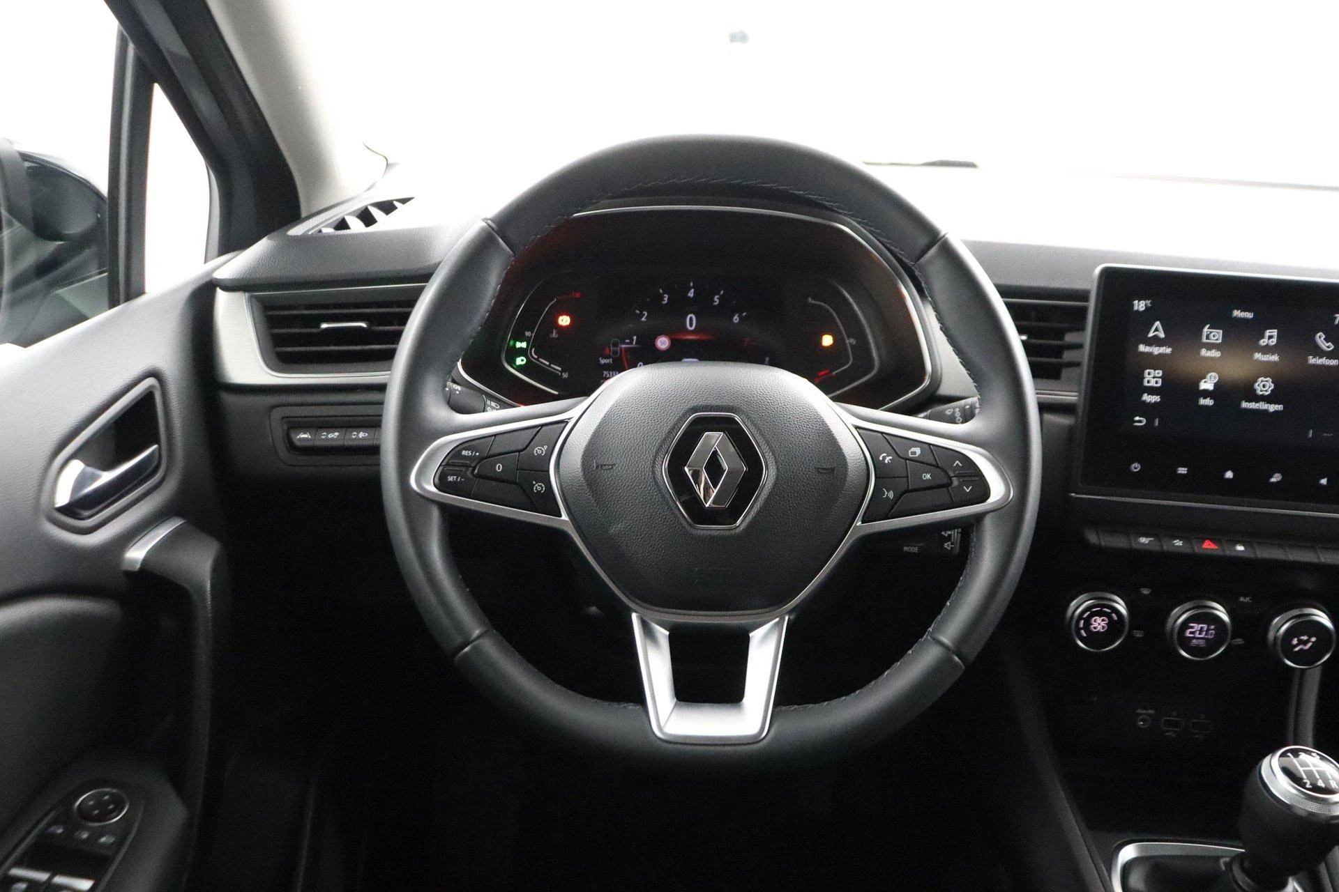 Renault-Captur-image-57