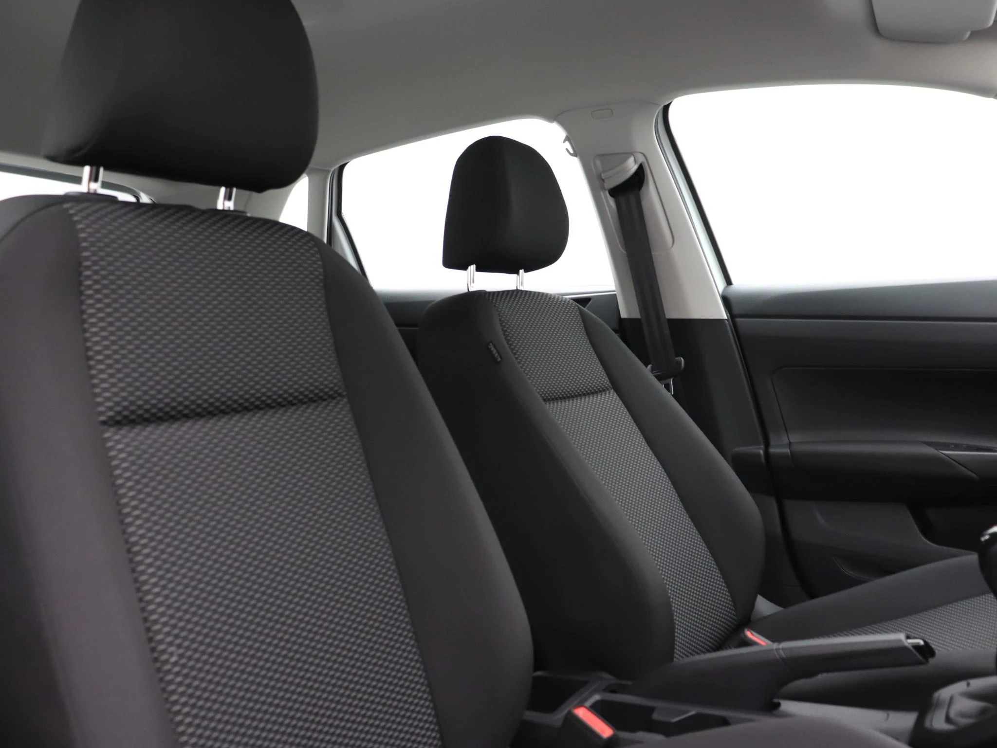Volkswagen-Polo-image-11