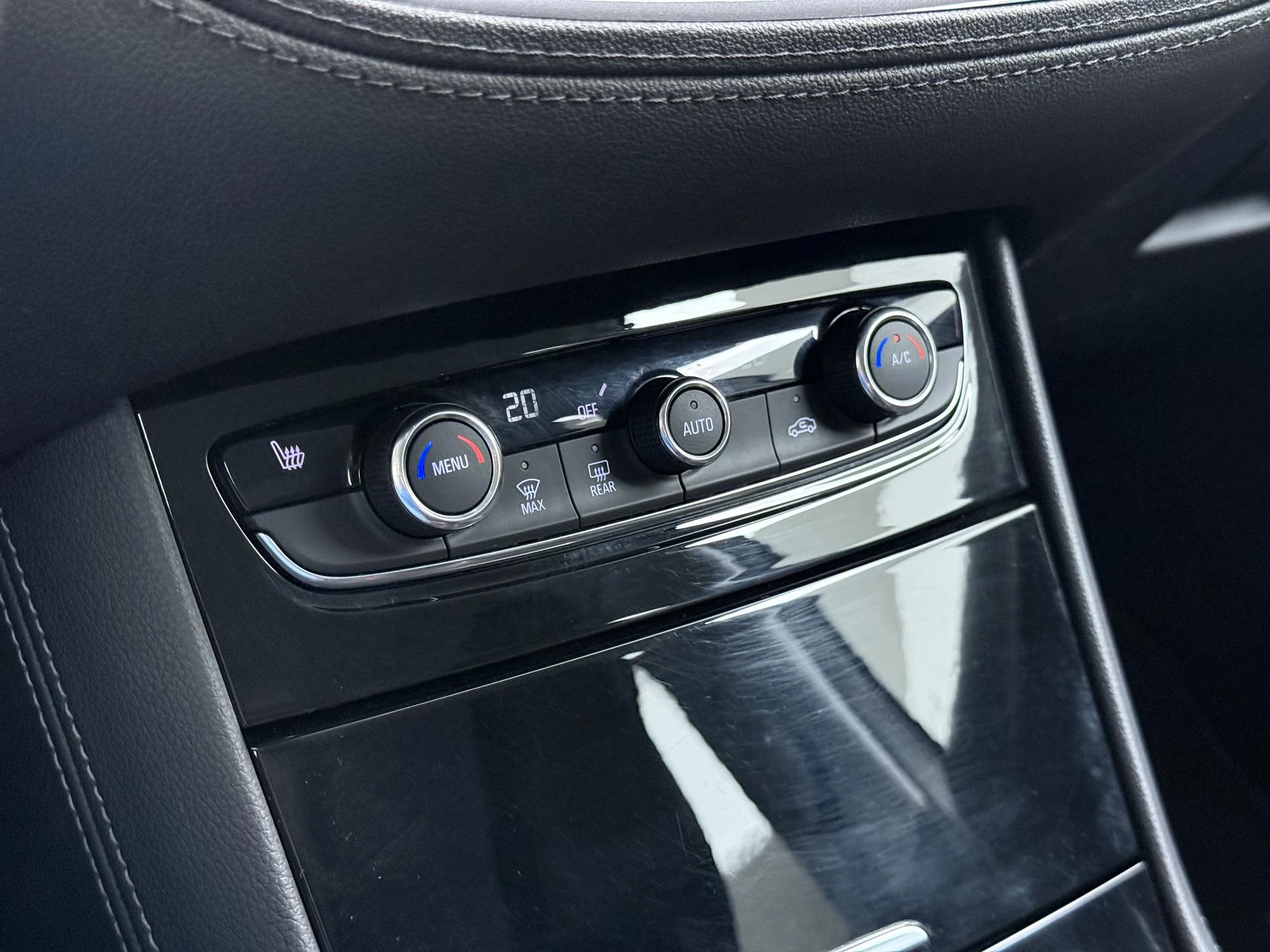 Opel-Grandland X-image-33
