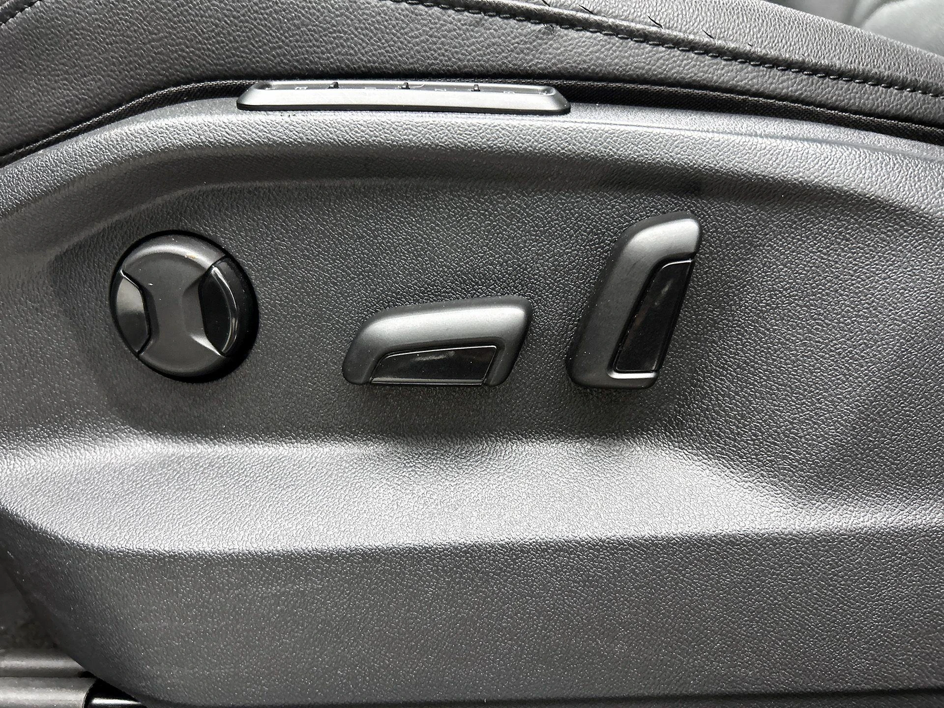 Volkswagen-Tiguan-image-24