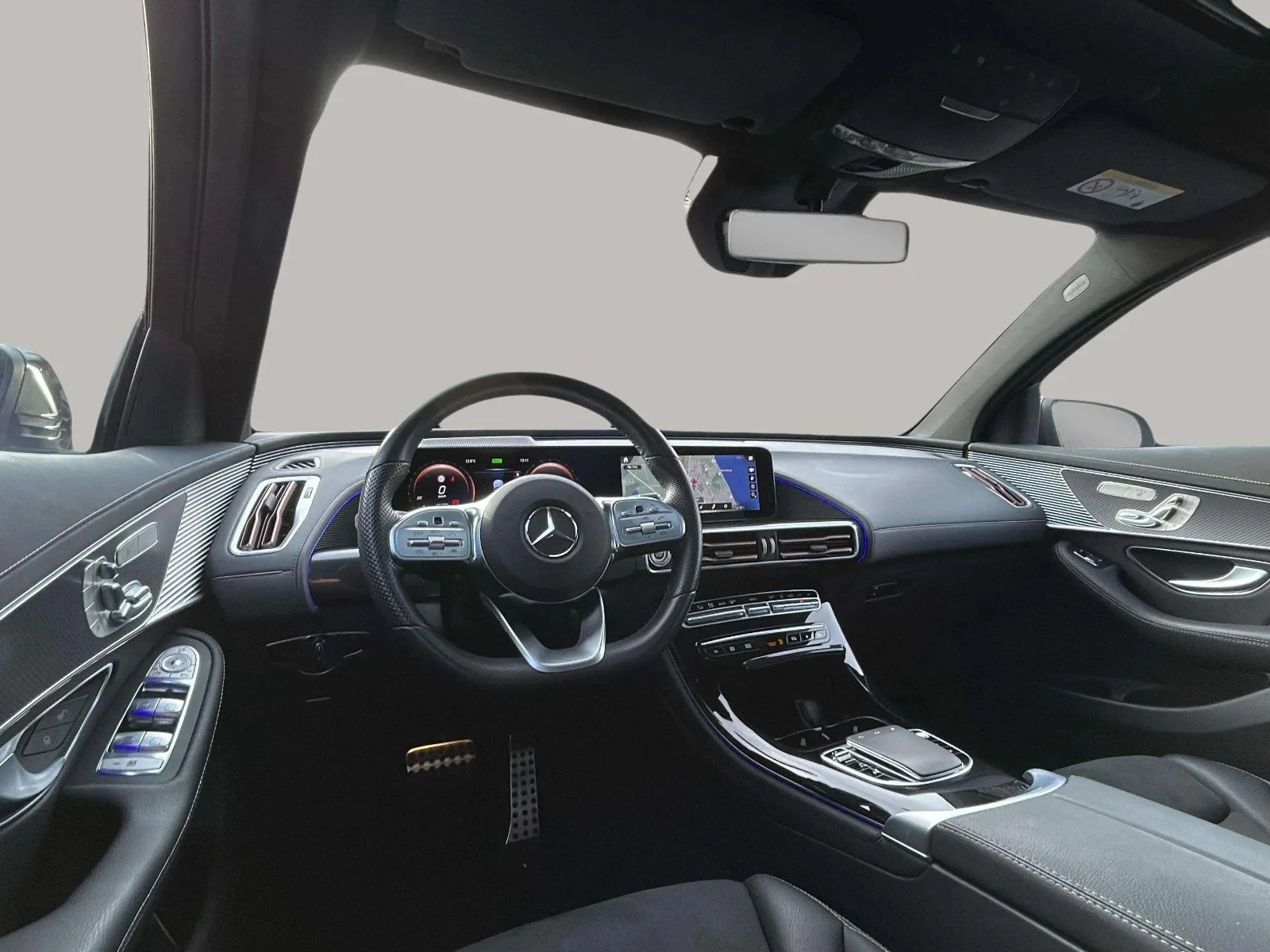Mercedes-Benz-EQC-image-16