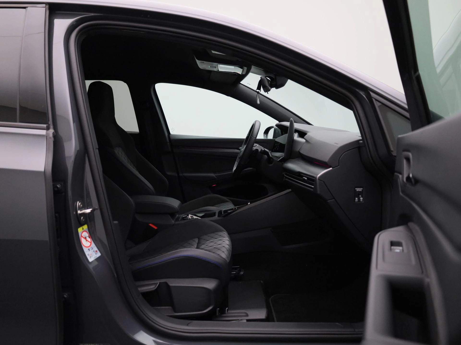 Volkswagen-Golf-image-35