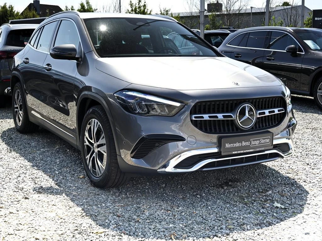 Mercedes-Benz-GLA 200 d-image-4