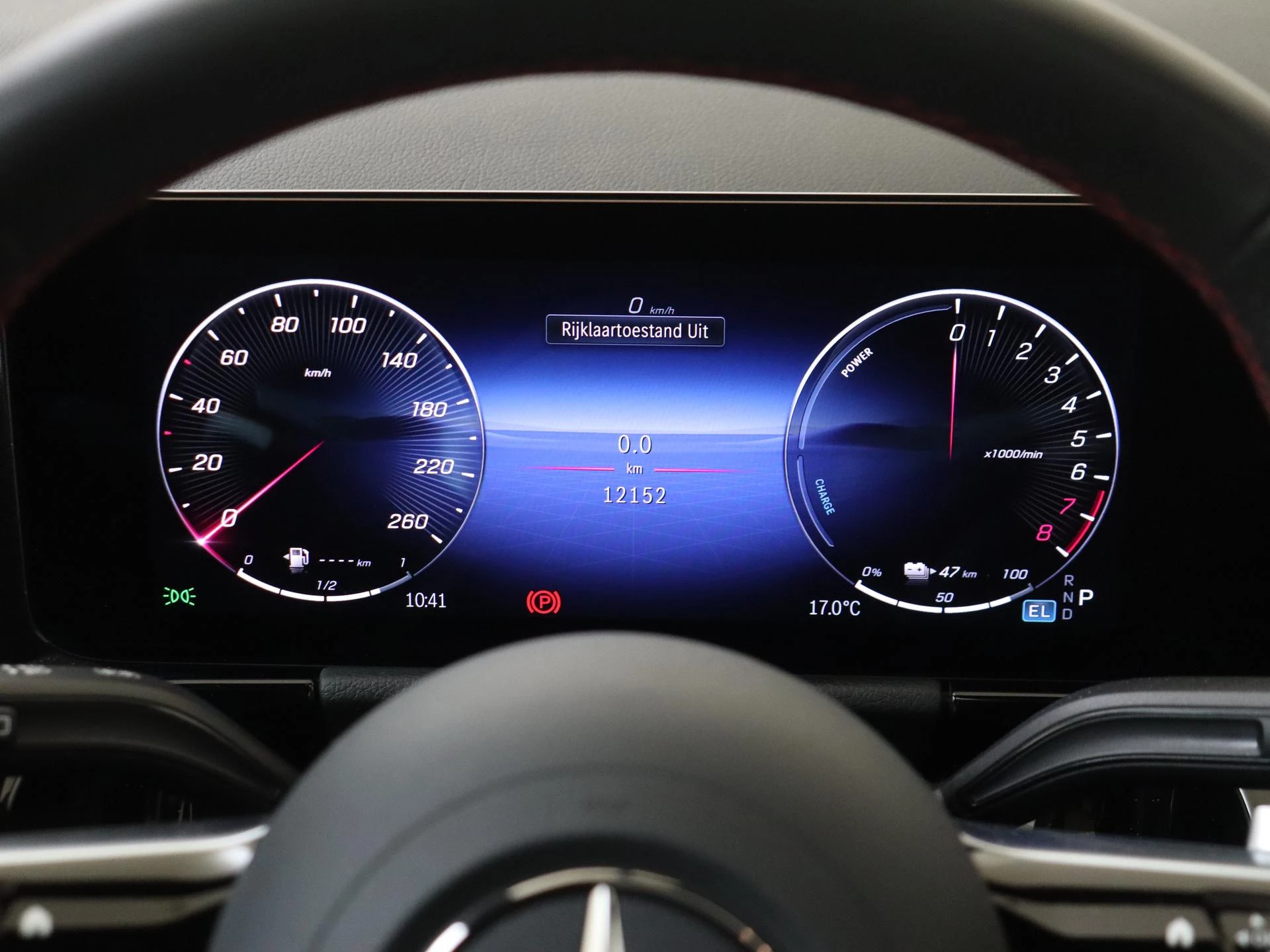 Mercedes-Benz-GLA-image-11