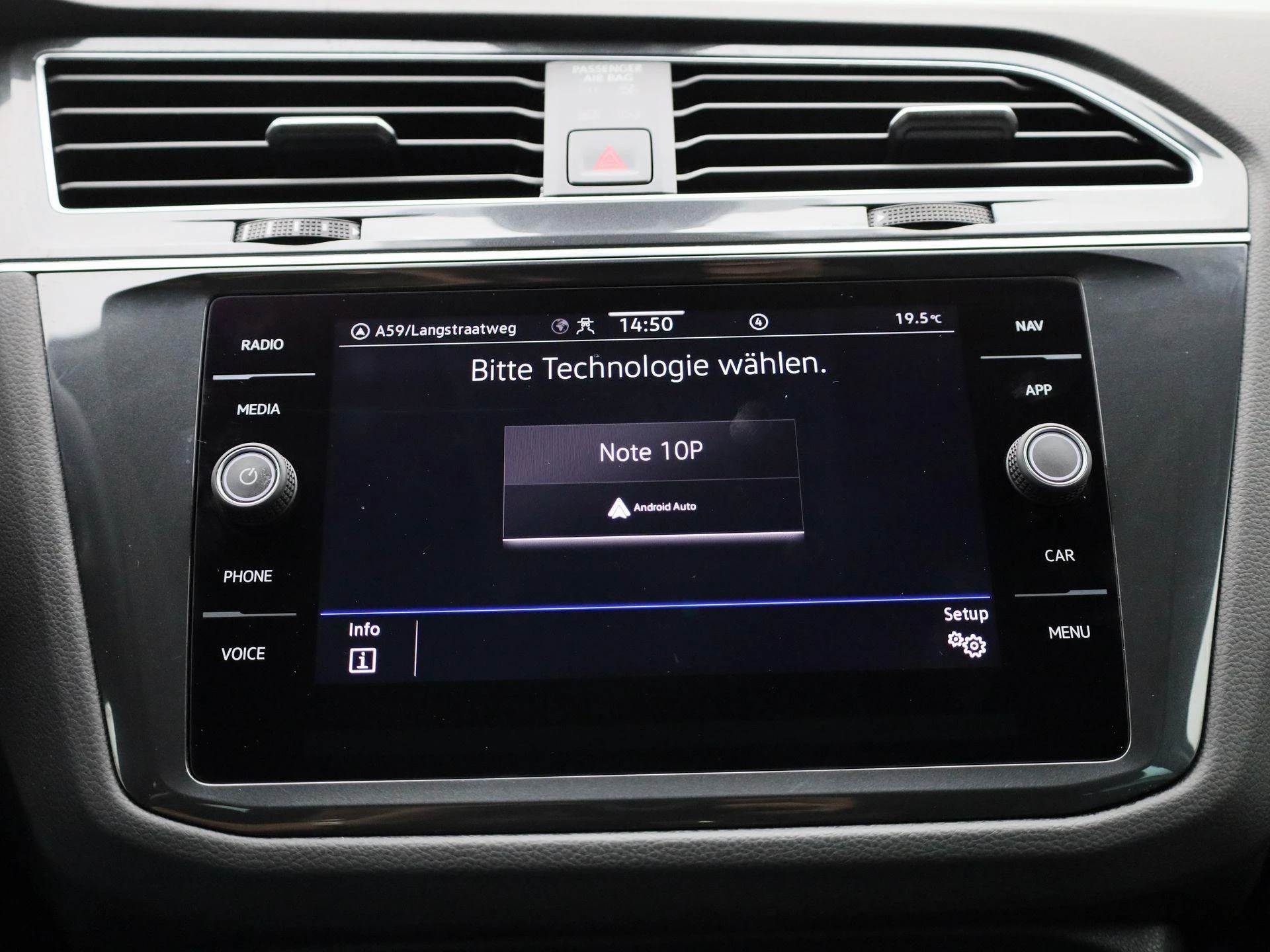 Volkswagen-Tiguan-image-24