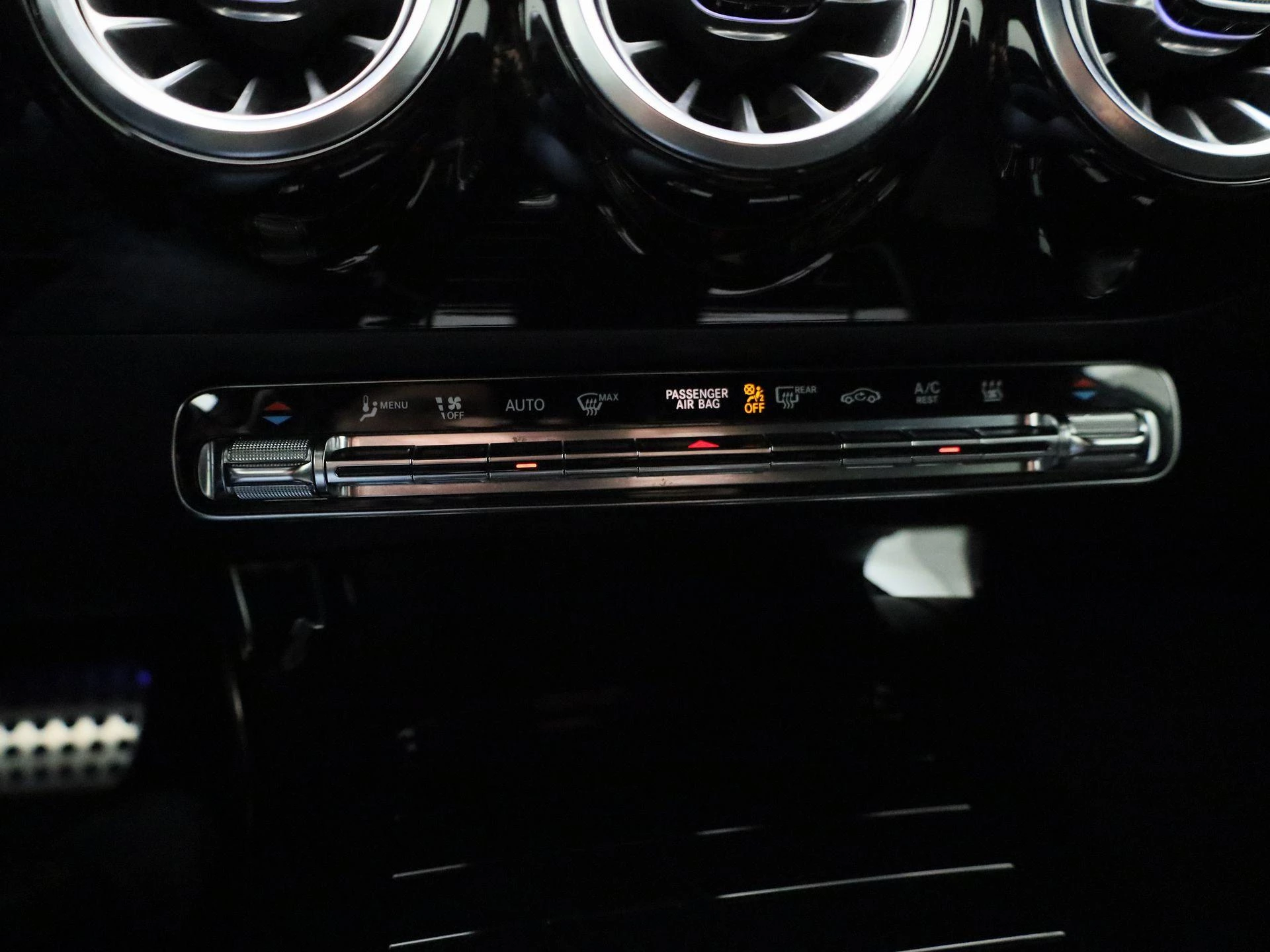 Mercedes-Benz-A-Klasse-image-22