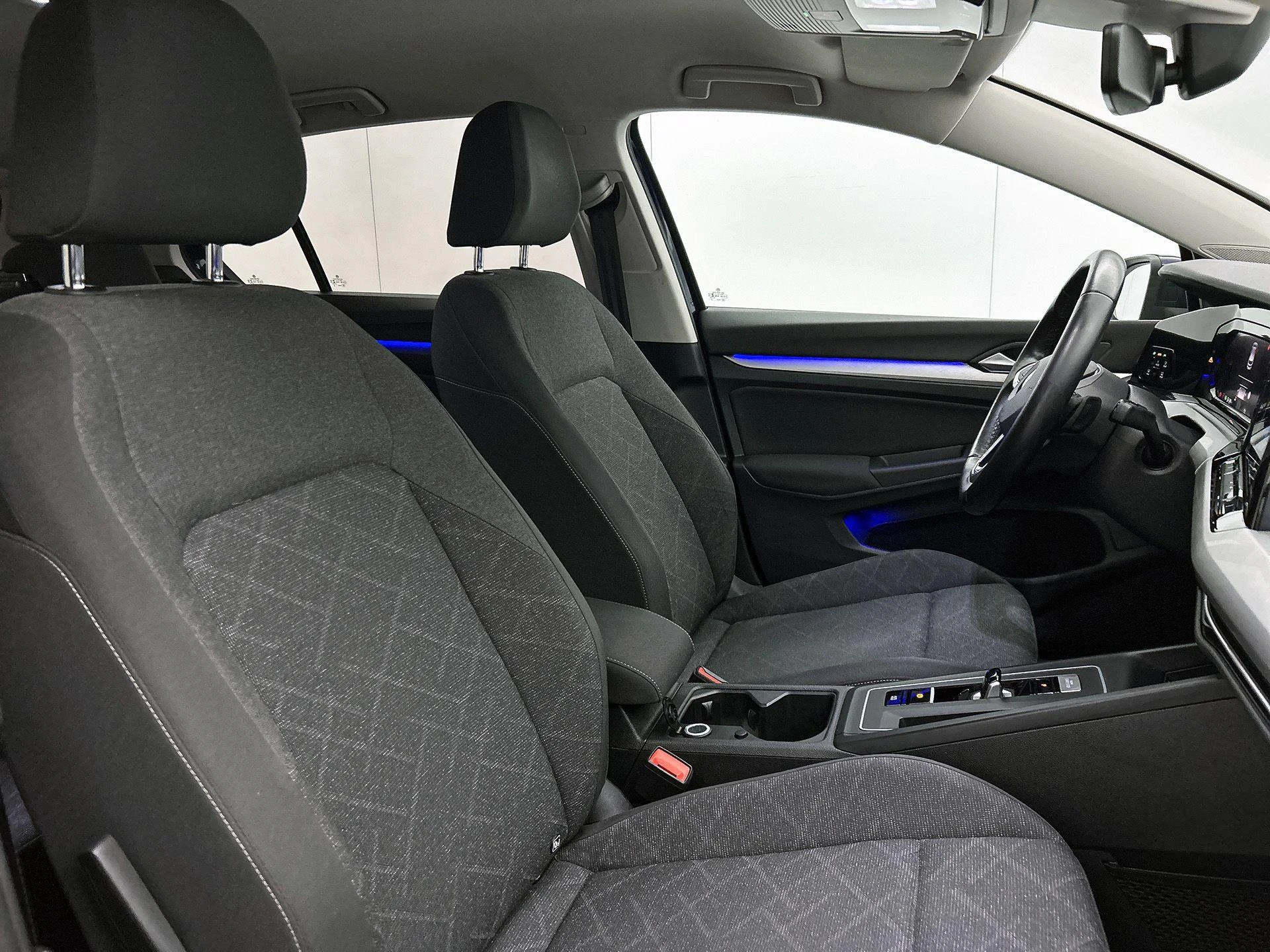 Volkswagen-Golf-image-32