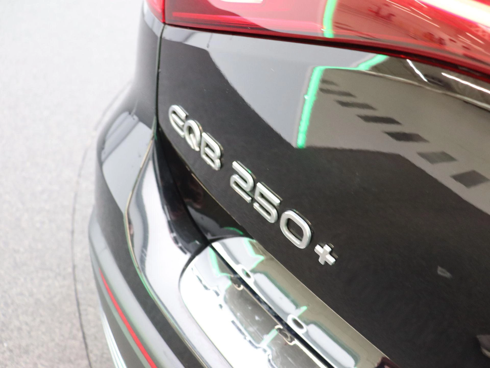 Mercedes-Benz EQB 250+ Luxury Line + 7 ZITPLAATSEN + CARPLAY +