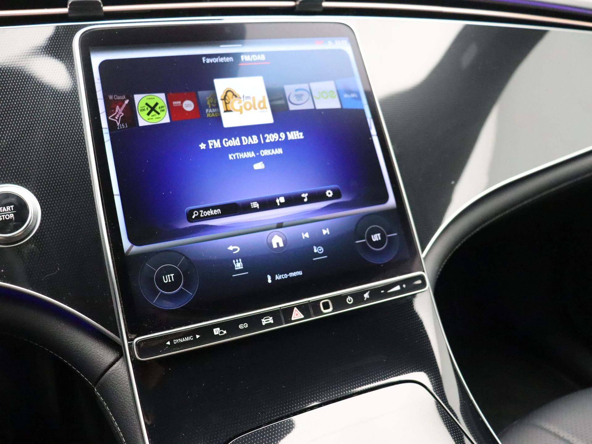 Mercedes-Benz-EQE-image-11