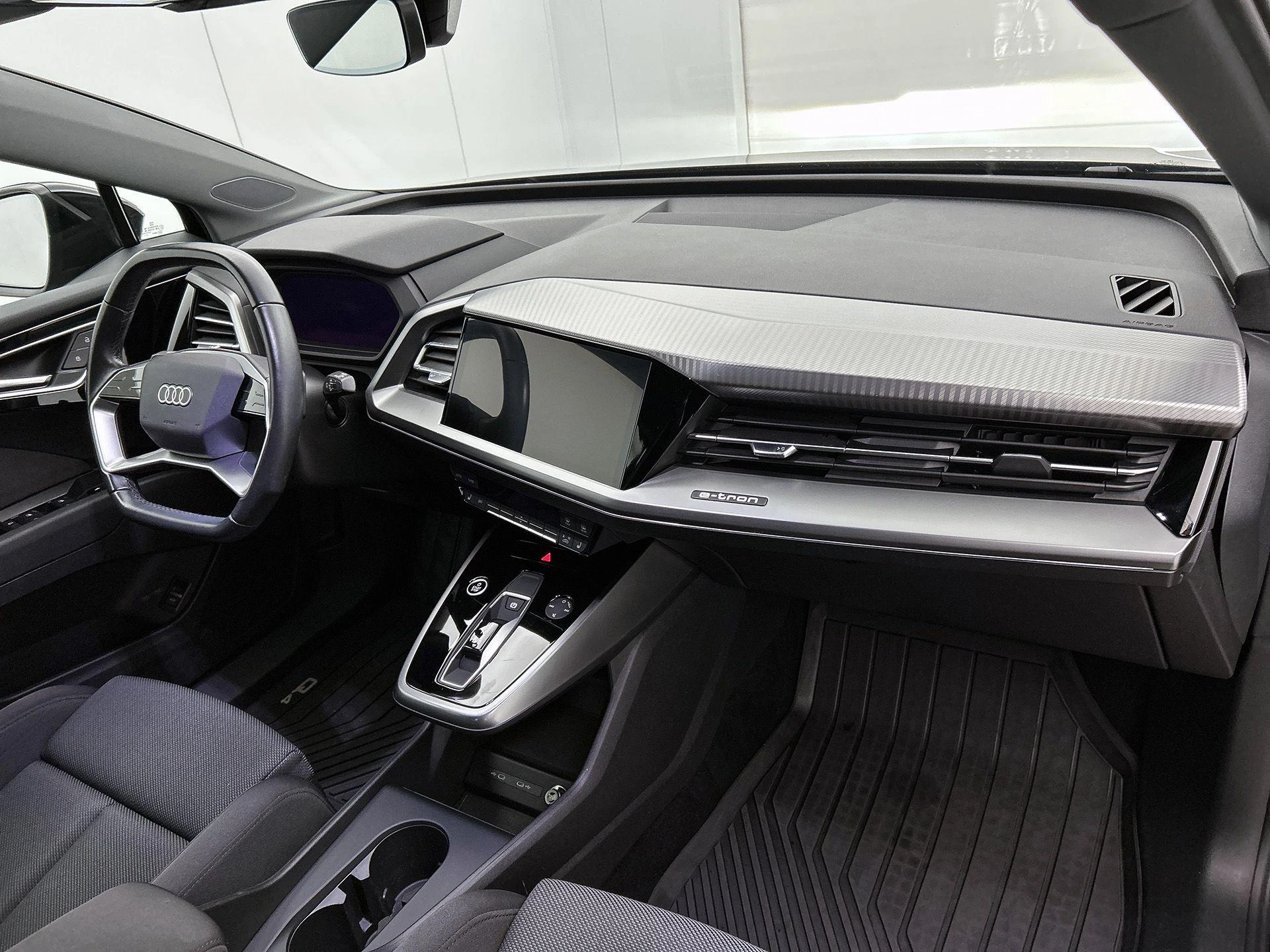 Audi-Q4 e-tron-image-18