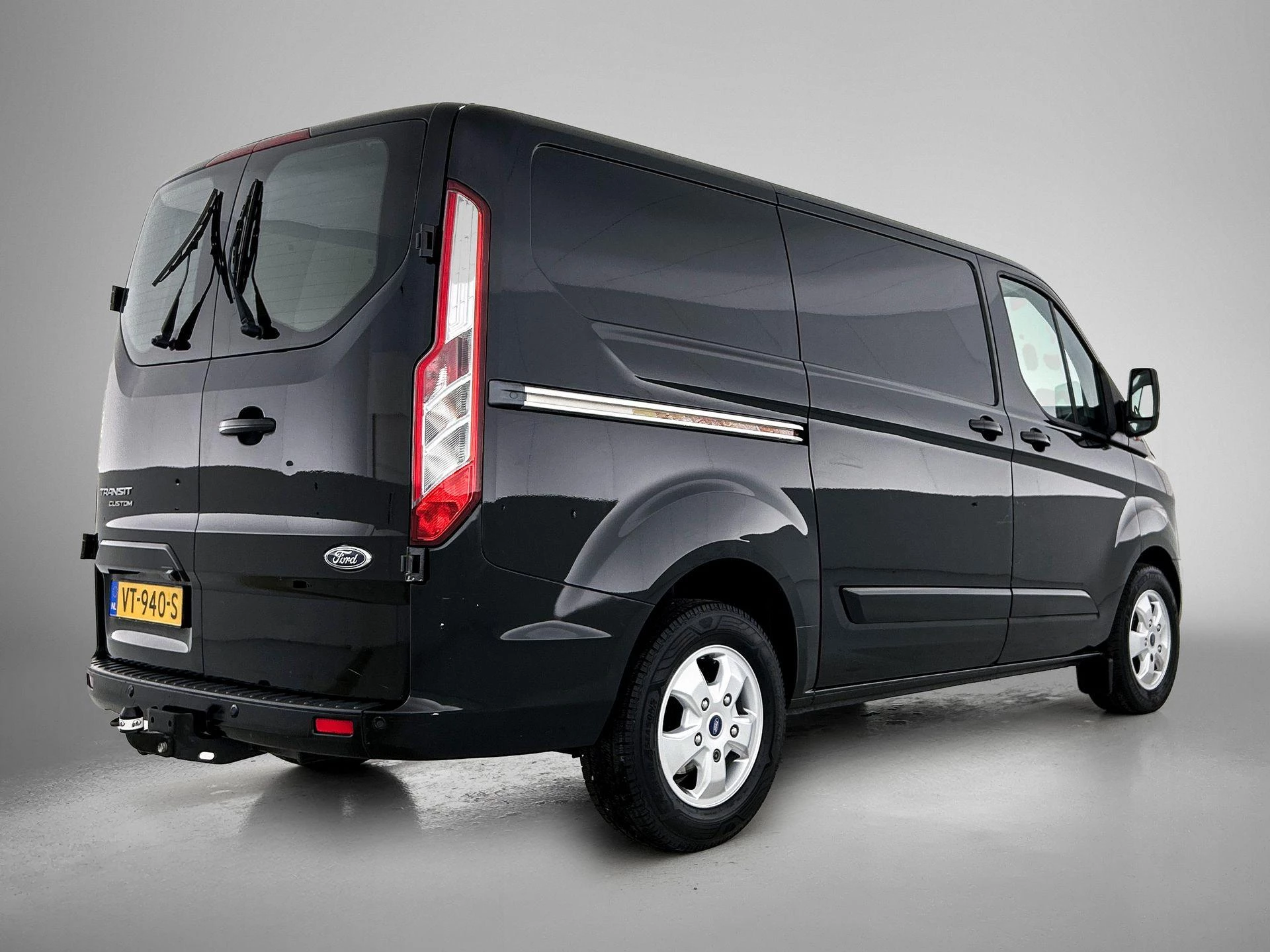 Ford-Transit Custom-image-3