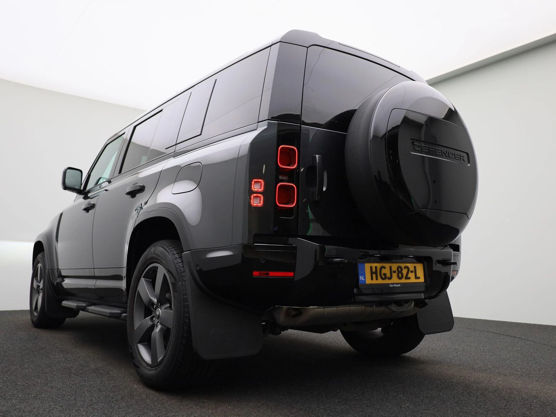Land Rover-Defender-image-58