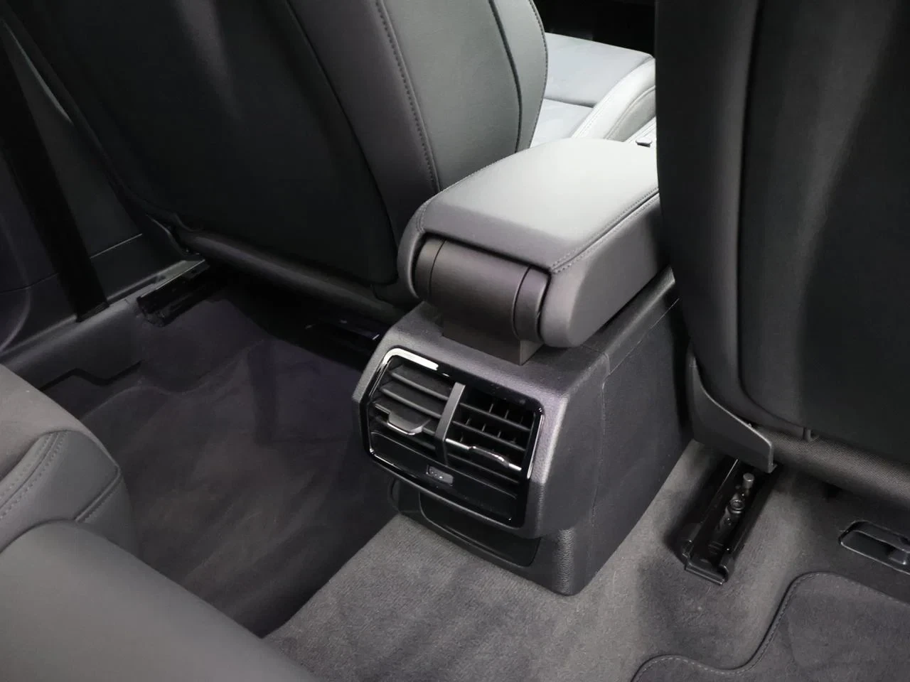 Audi-Q3-image-13