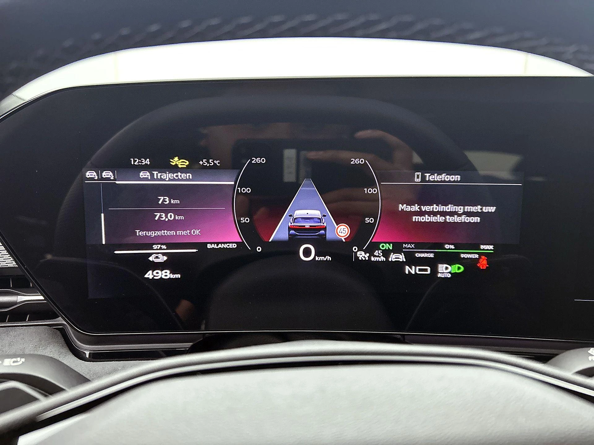 Audi-A6 Avant e-tron-image-18