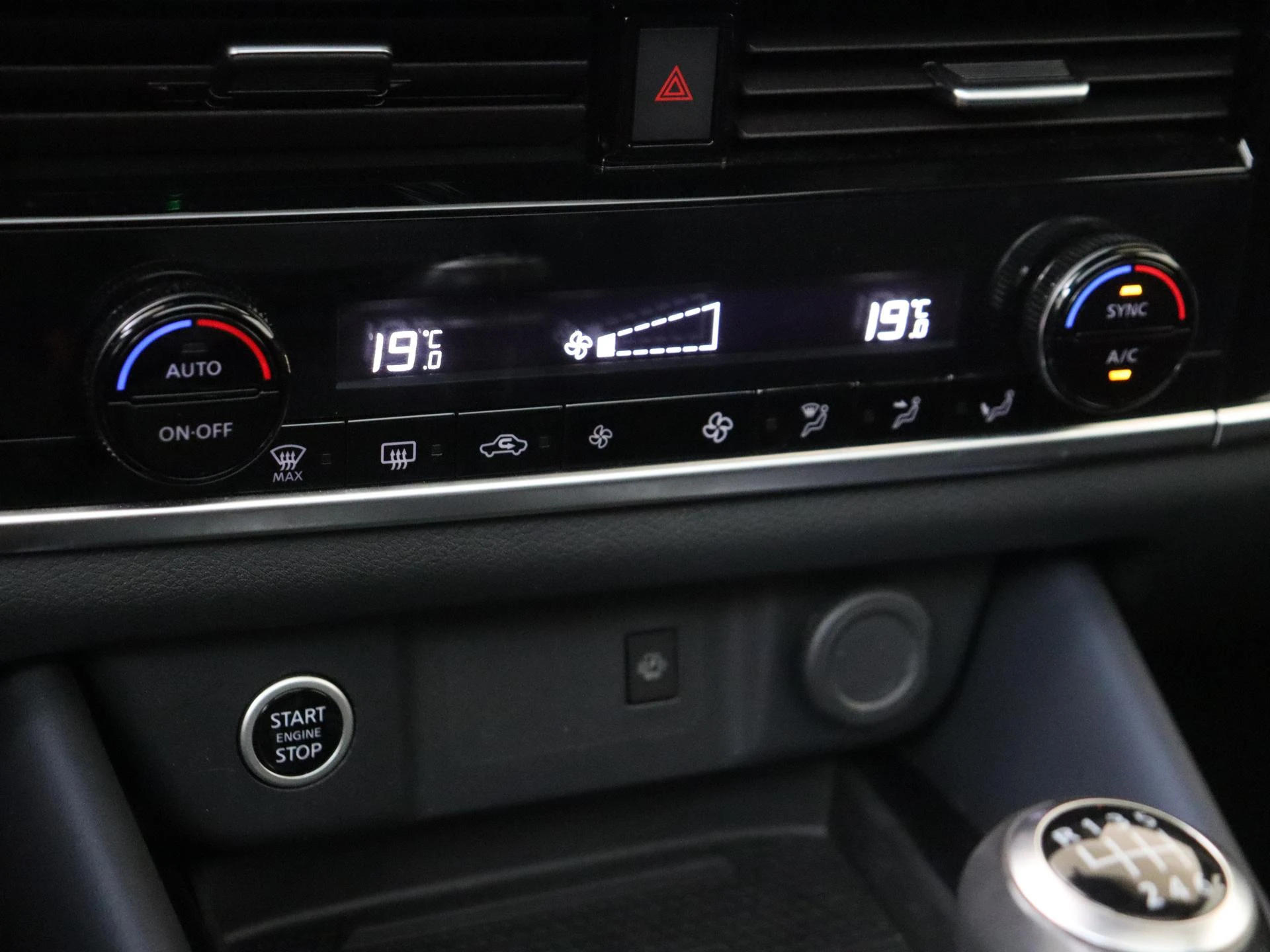 Nissan-QASHQAI-image-18