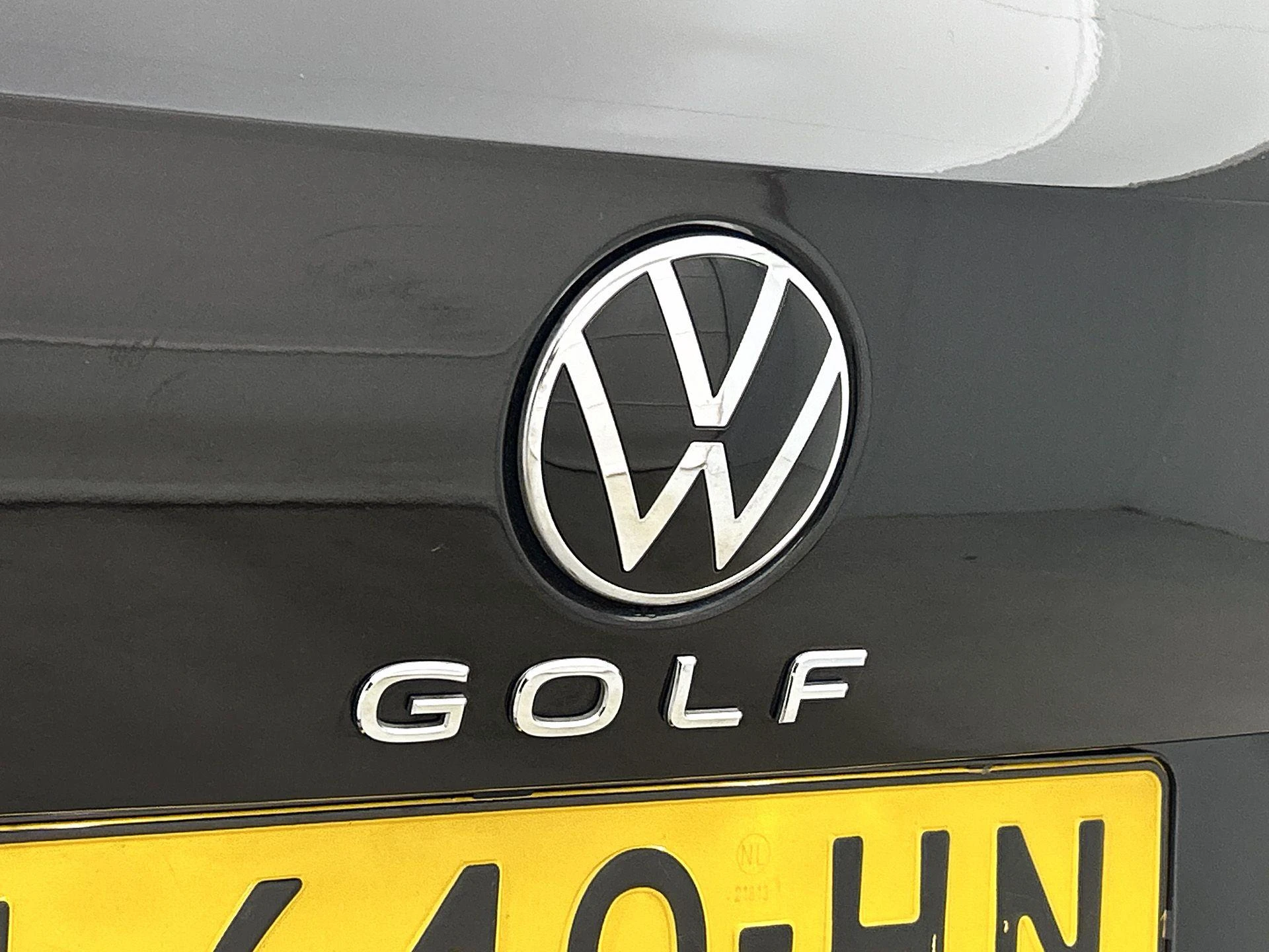 Volkswagen-Golf-image-10