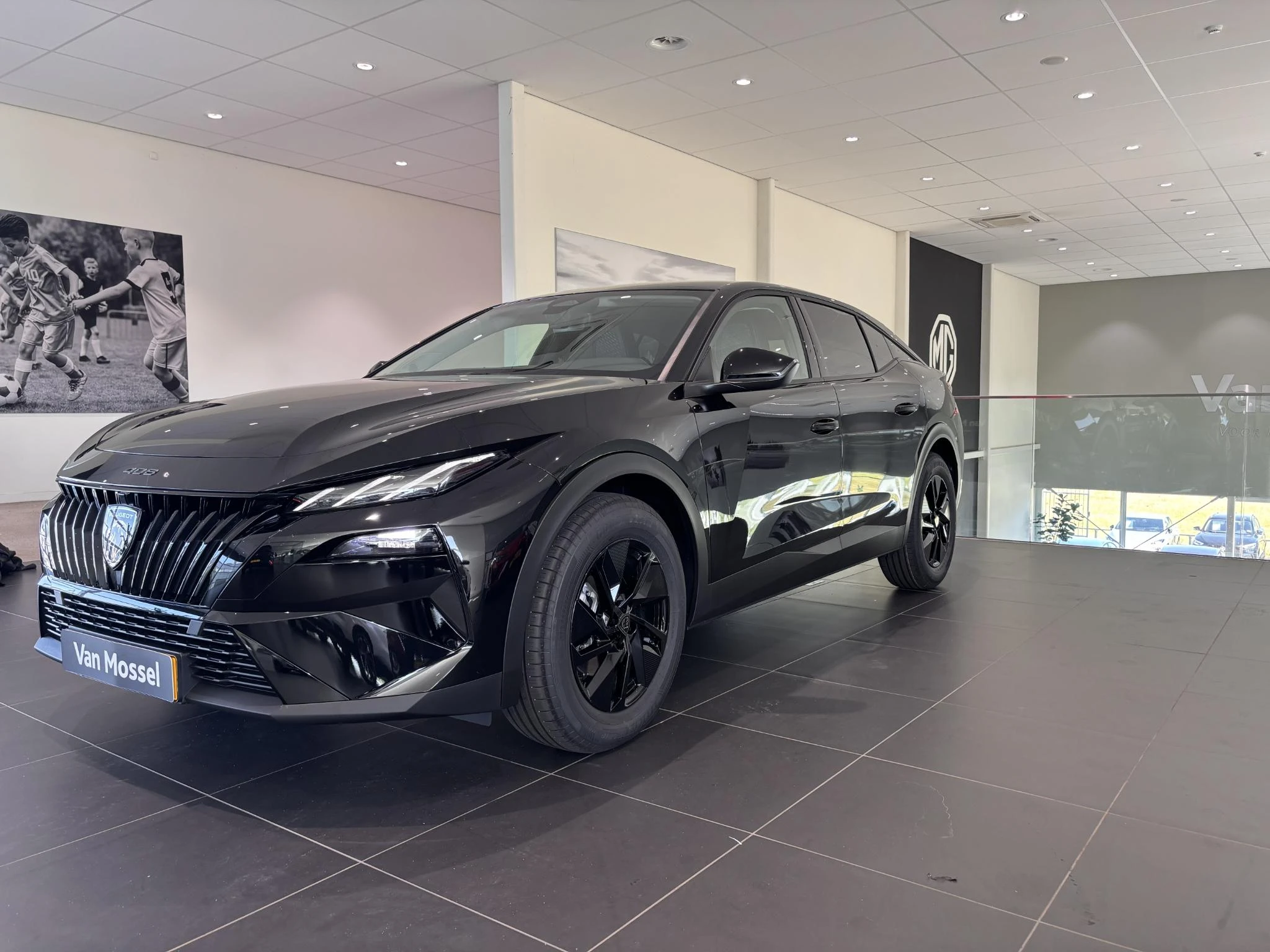 Peugeot 408 1.2 Allure Hybrid 145