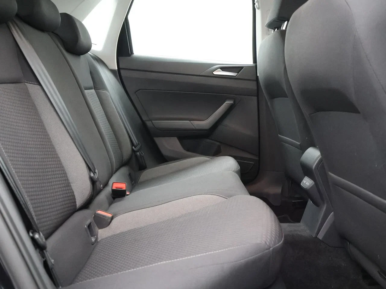 Volkswagen-Polo-image-6