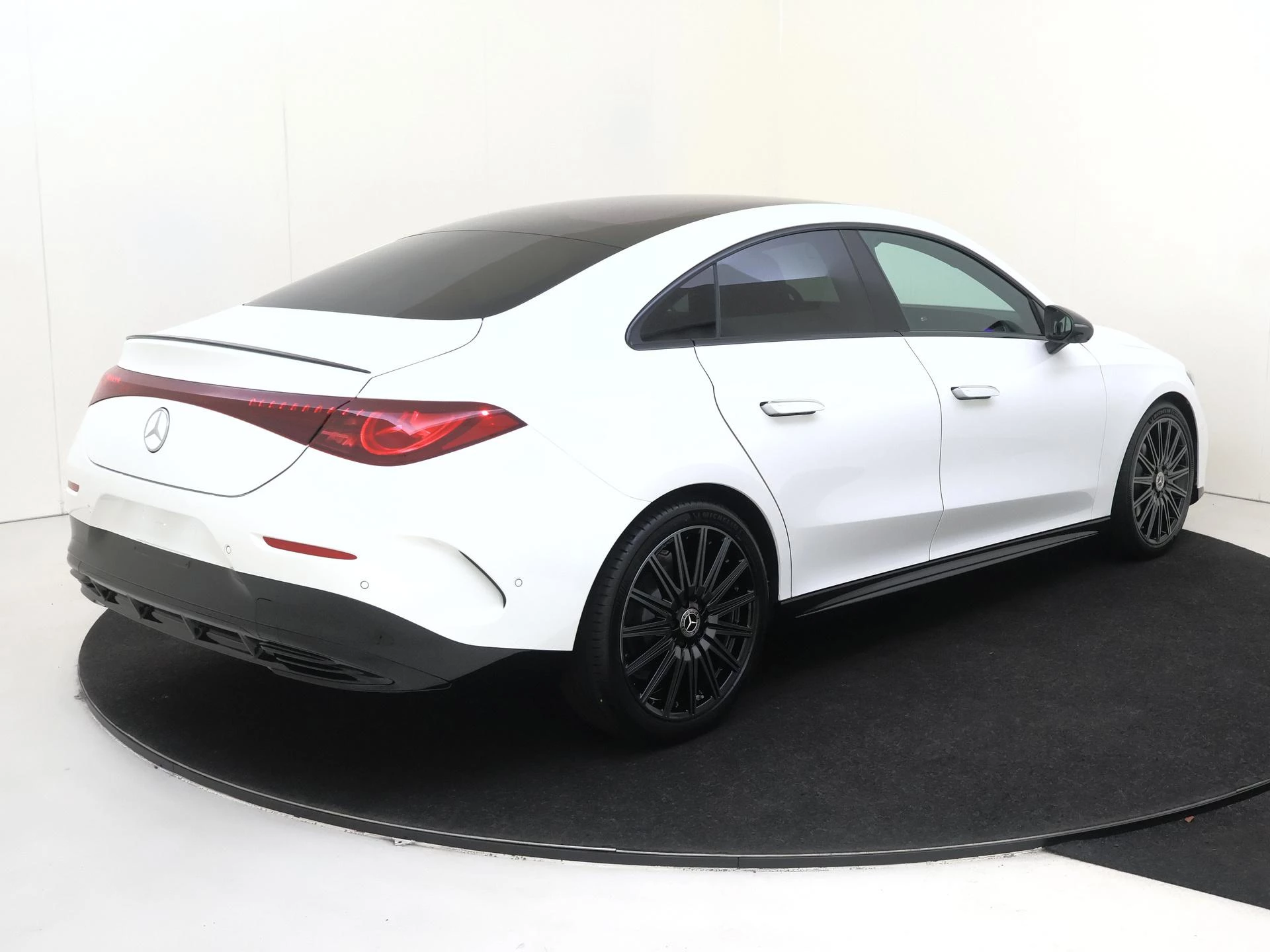 Mercedes-Benz CLA 200 AMG Line Plus