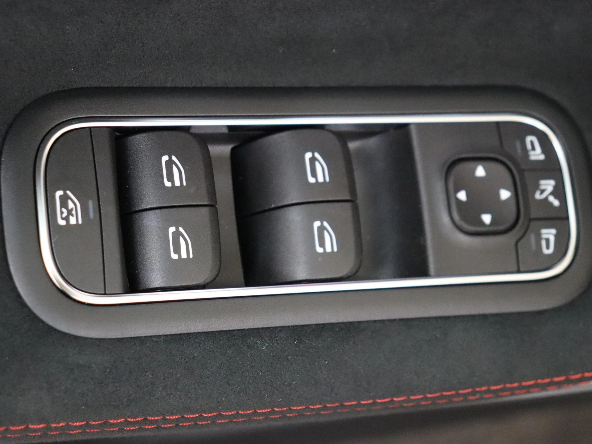 Mercedes-Benz-CLA-image-27