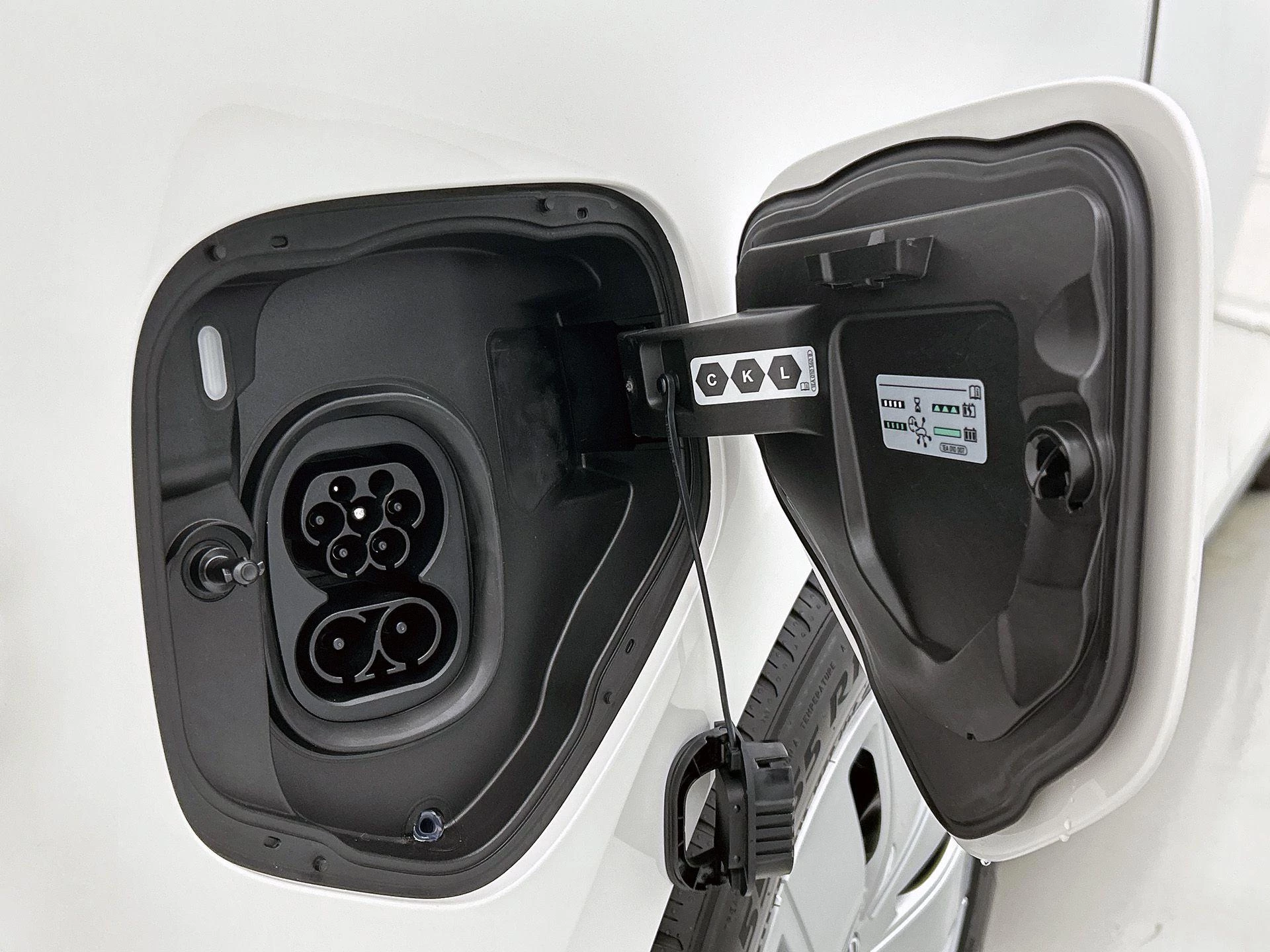 Volkswagen-ID. Buzz Cargo-image-19