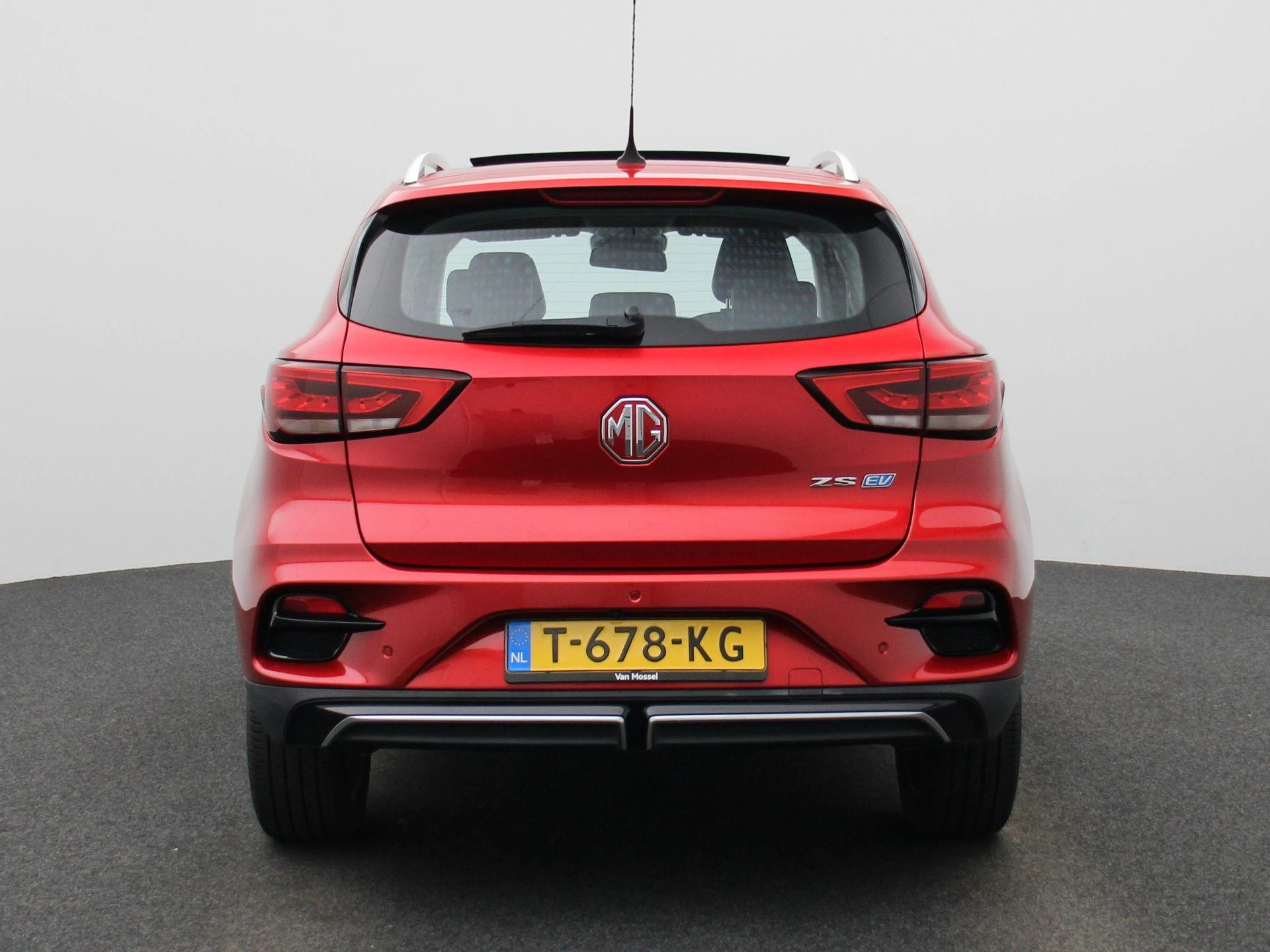 MG-ZS EV-image-4