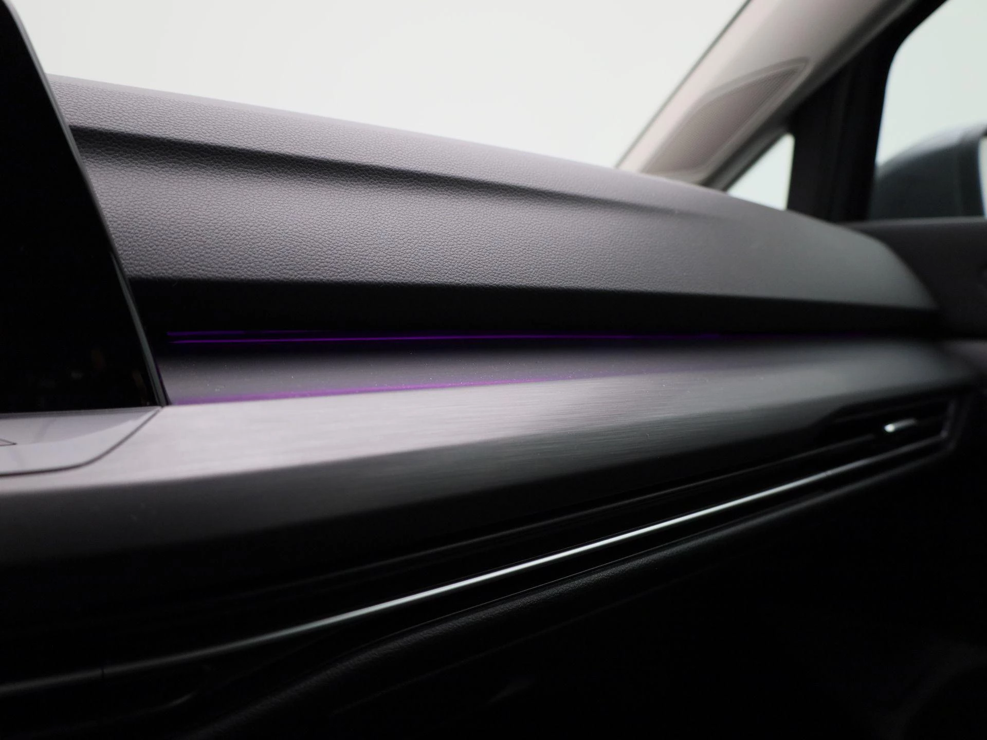 Volkswagen-Golf-image-23