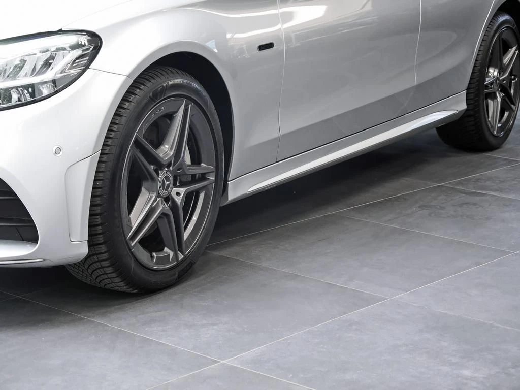 Mercedes-Benz-C-Klasse 300 de-image-6