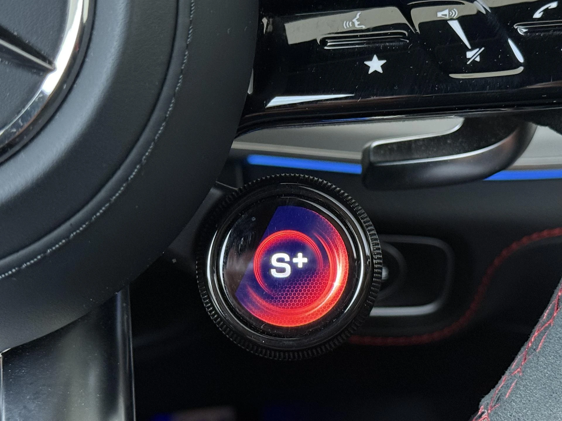 Mercedes-Benz-GLE-image-26