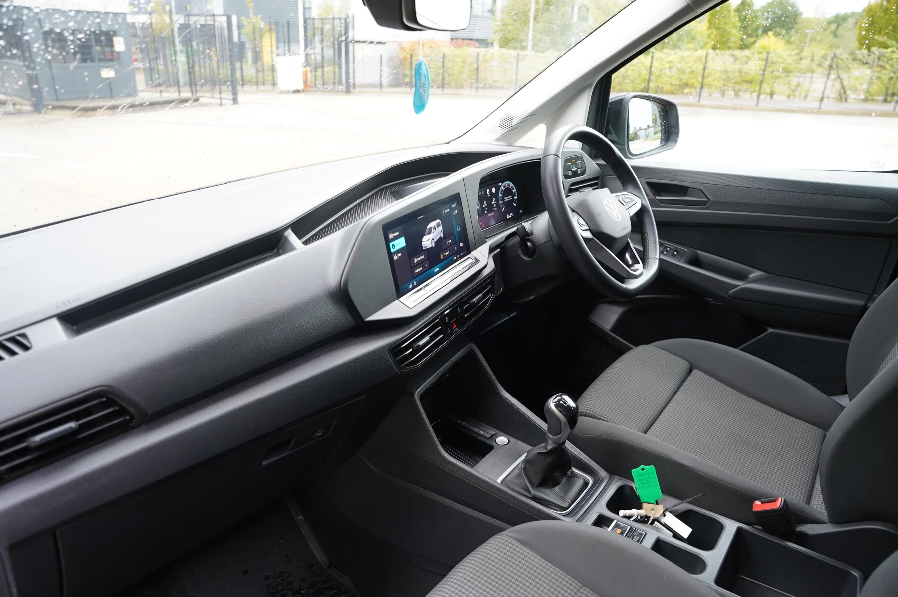 Volkswagen-Caddy-image-1
