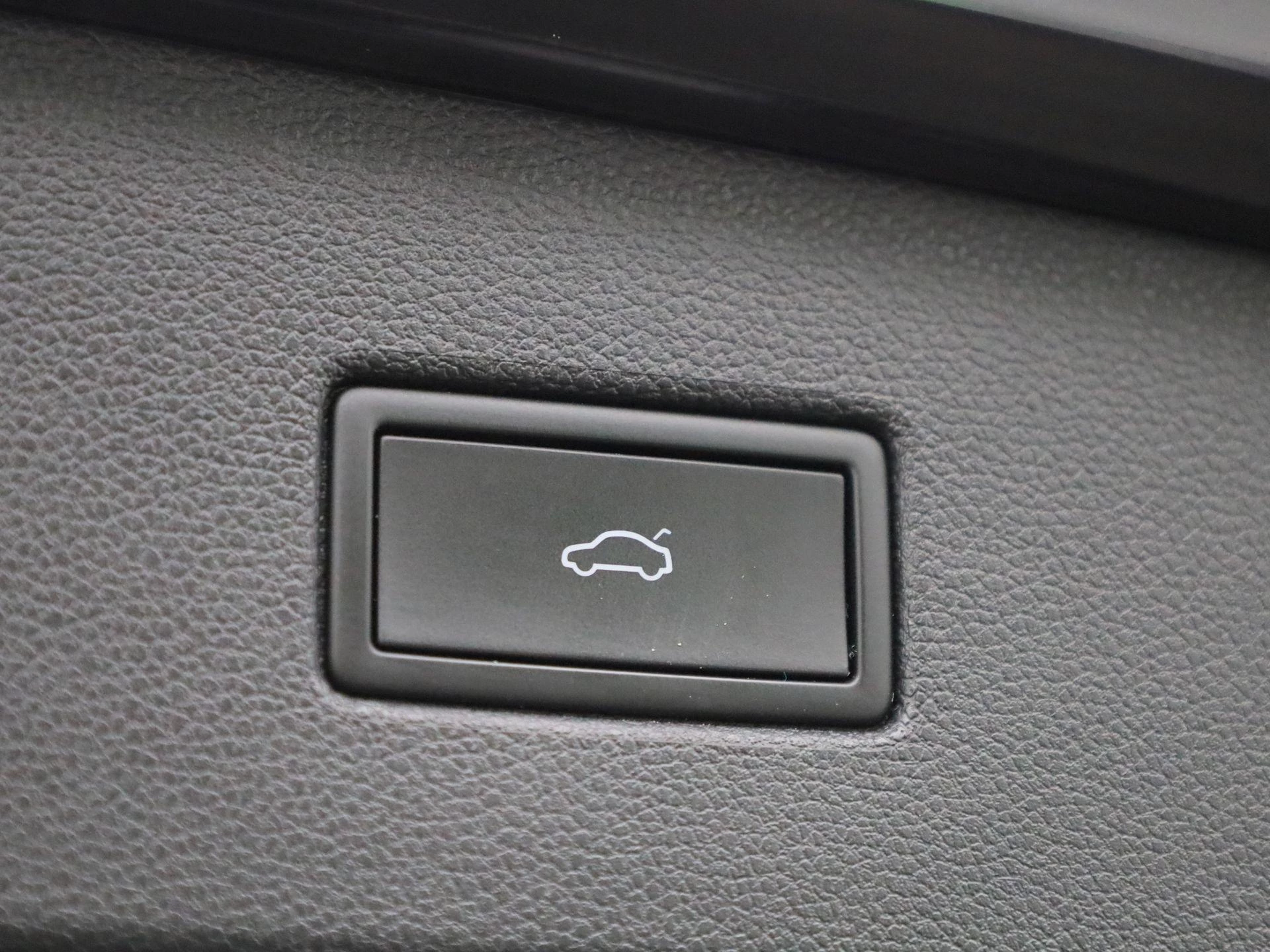 Volkswagen-Tiguan-image-14